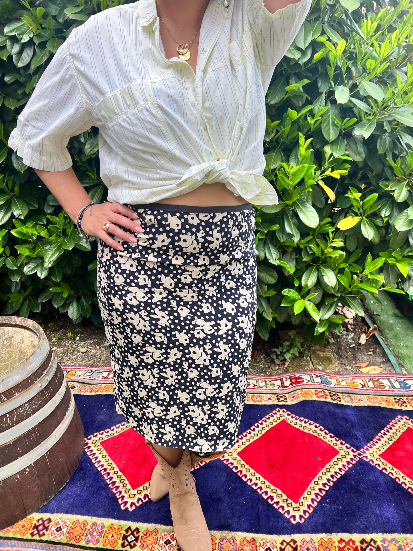 1970's vintage navy blue and cream floral midi skirt