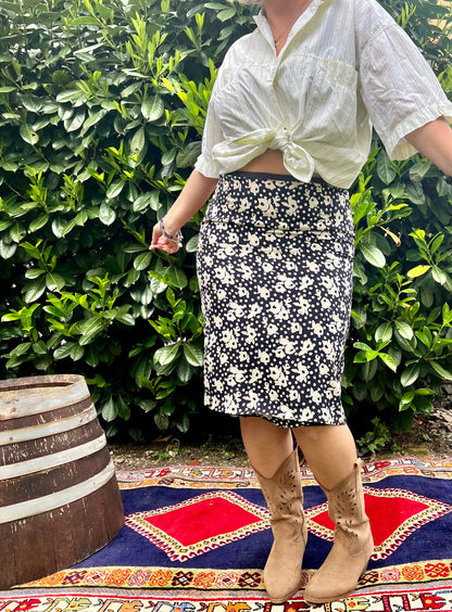 1970's vintage navy blue and cream floral midi skirt