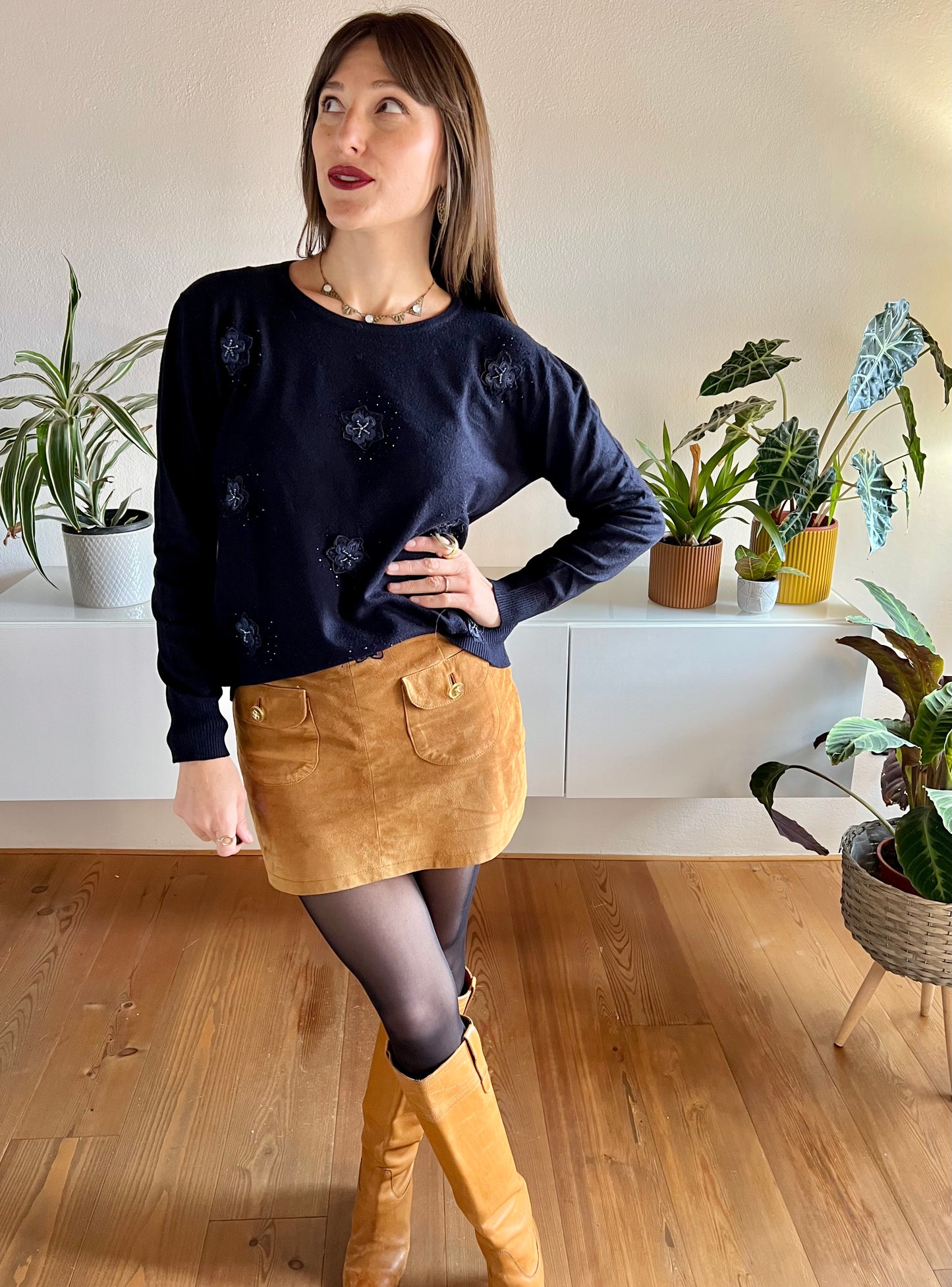 1990's vintage navy blue pullover with floral appliqué details