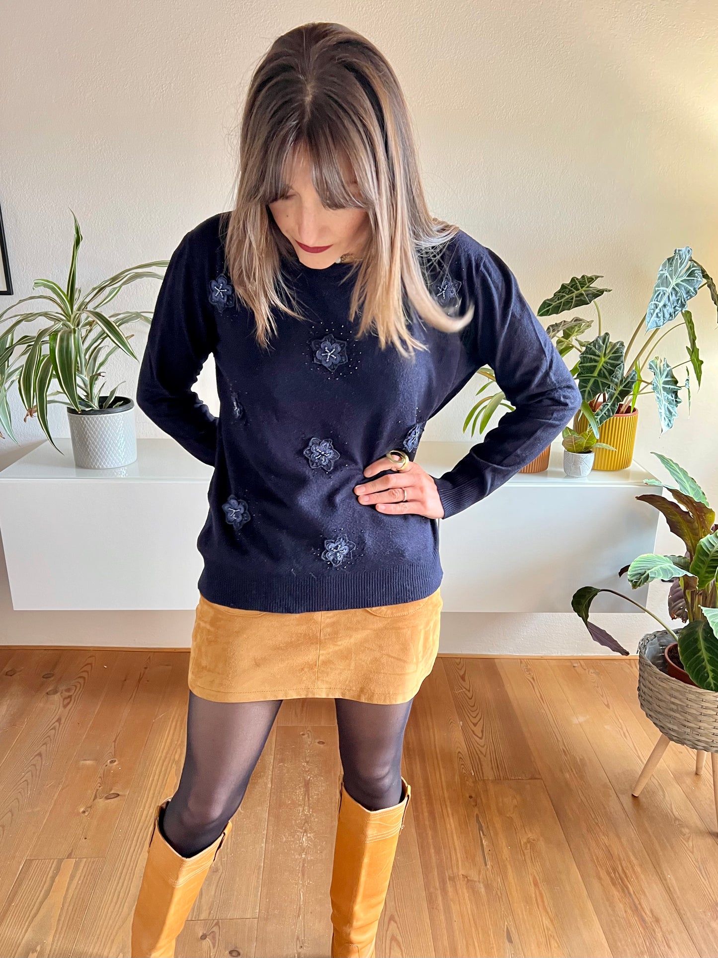 1990's vintage navy blue pullover with floral appliqué details