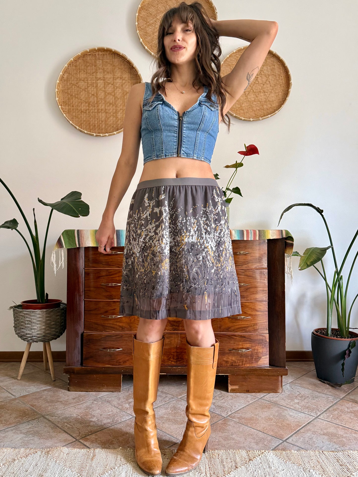 Y2k vintage grey low waisted midi skirt with mustard and light grey floral print