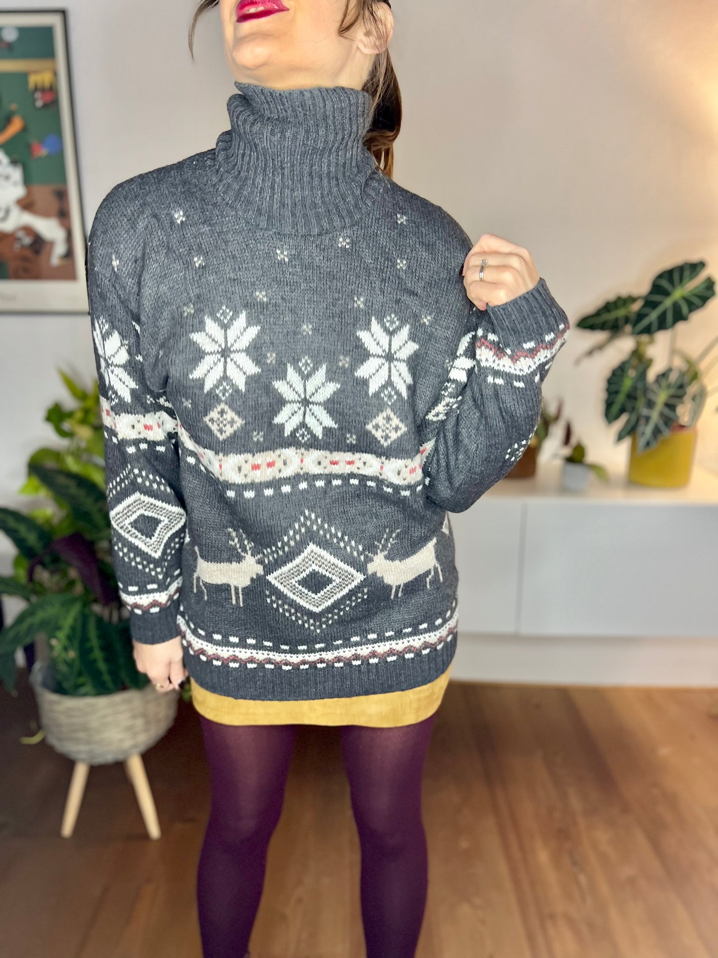 1970's vintage grey knit turtleneck with beige snowflake and reindeer design