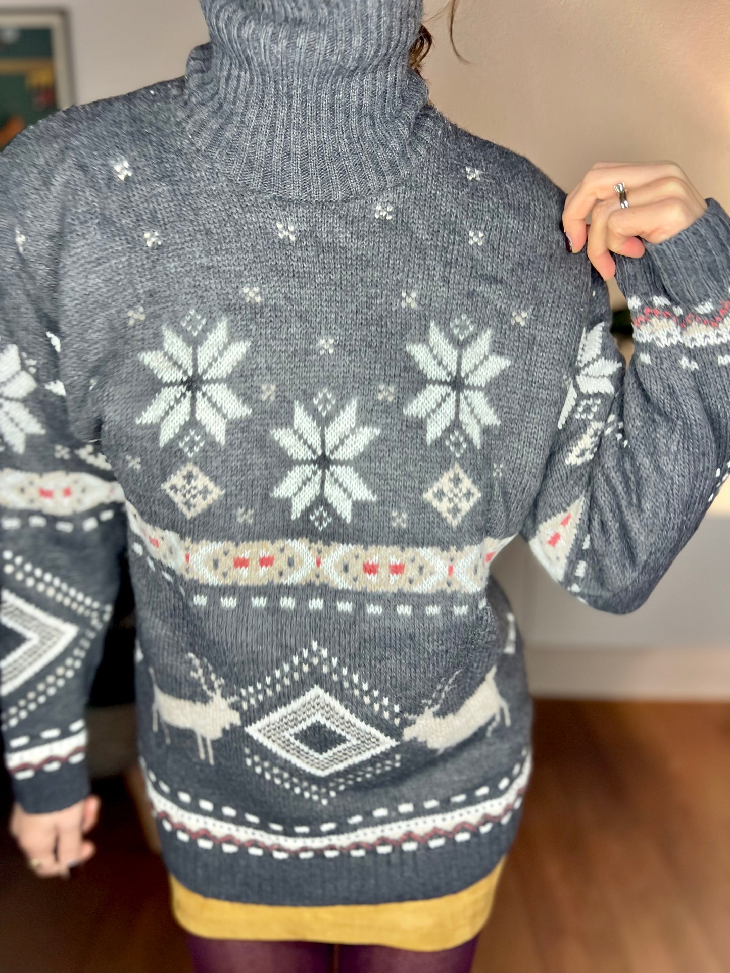 1970's vintage grey knit turtleneck with beige snowflake and reindeer design