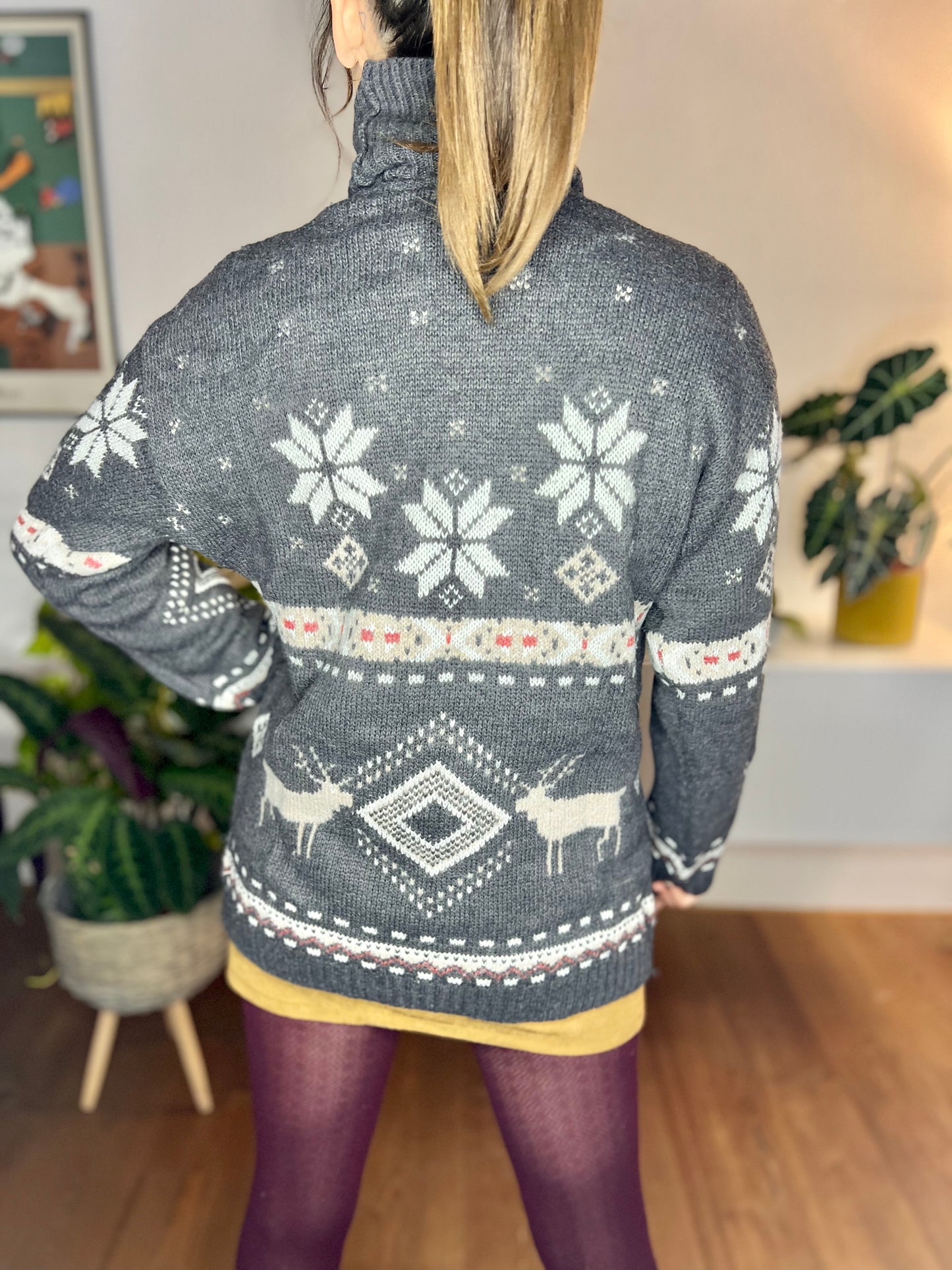 1970's vintage grey knit turtleneck with beige snowflake and reindeer design