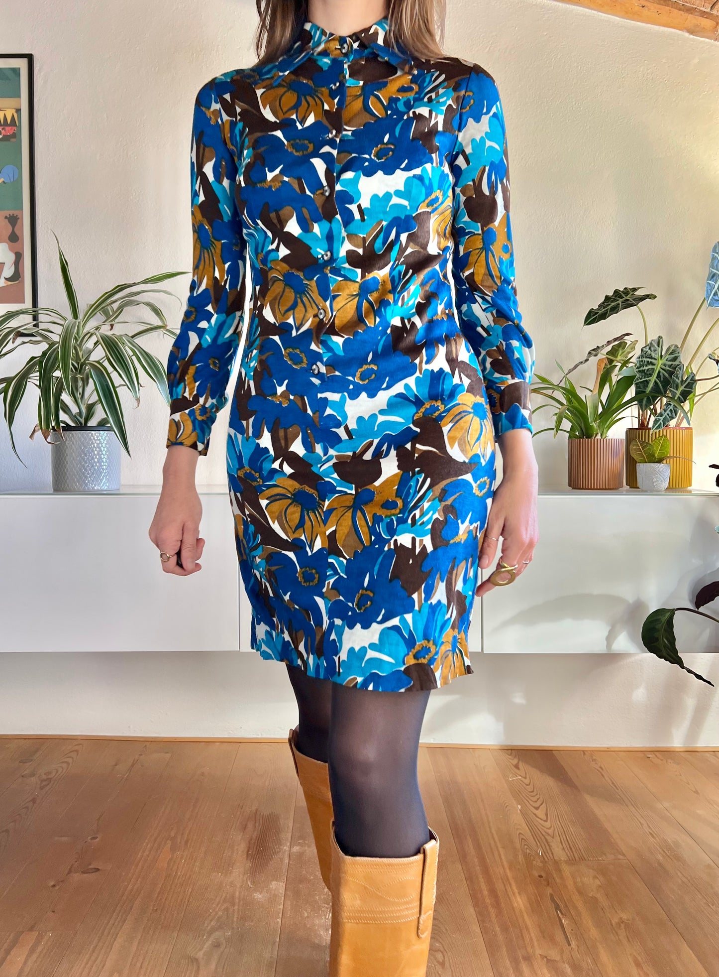 1970's vintage blue and tan mod floral mini dress