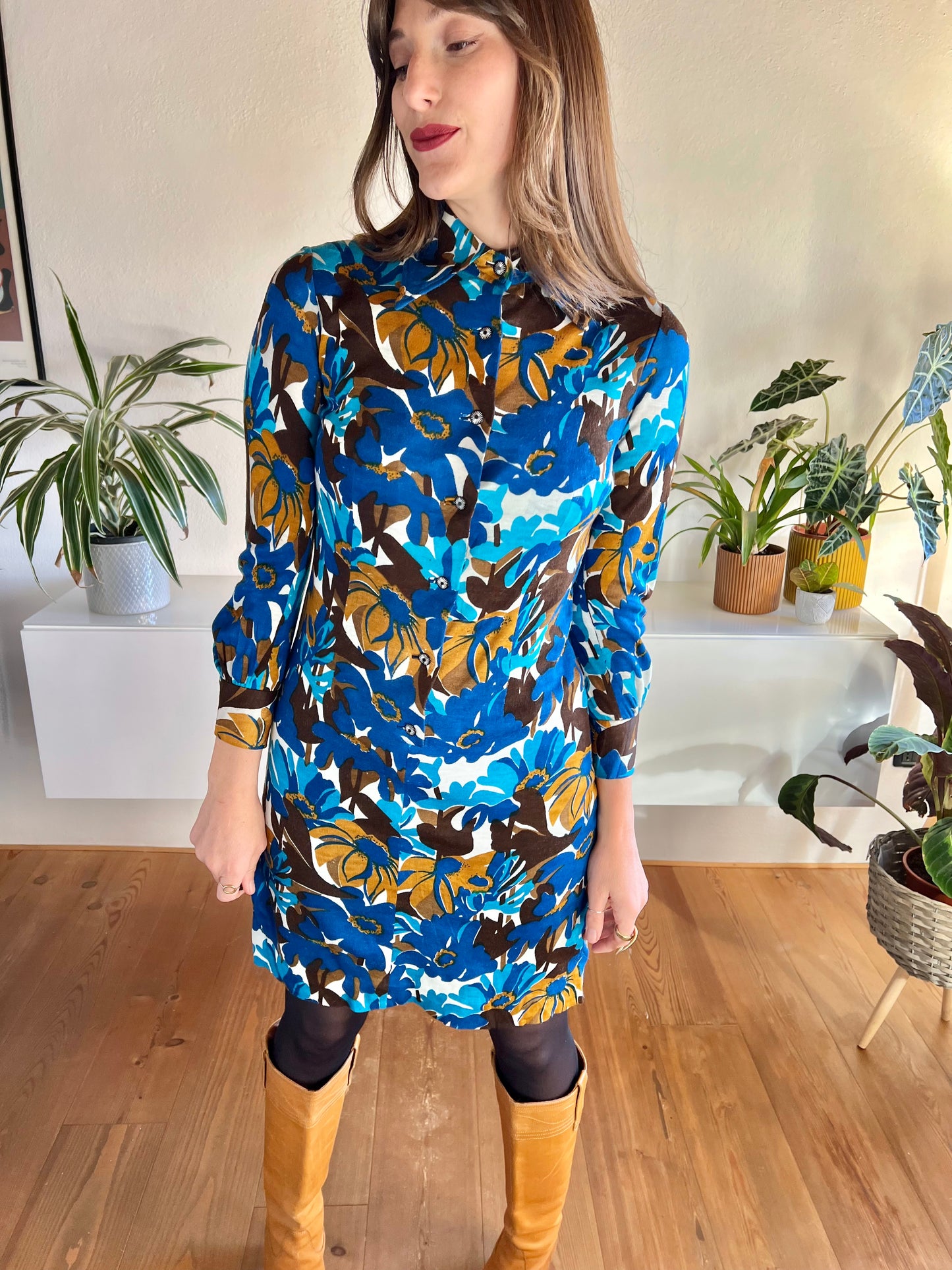 1970's vintage blue and tan mod floral mini dress