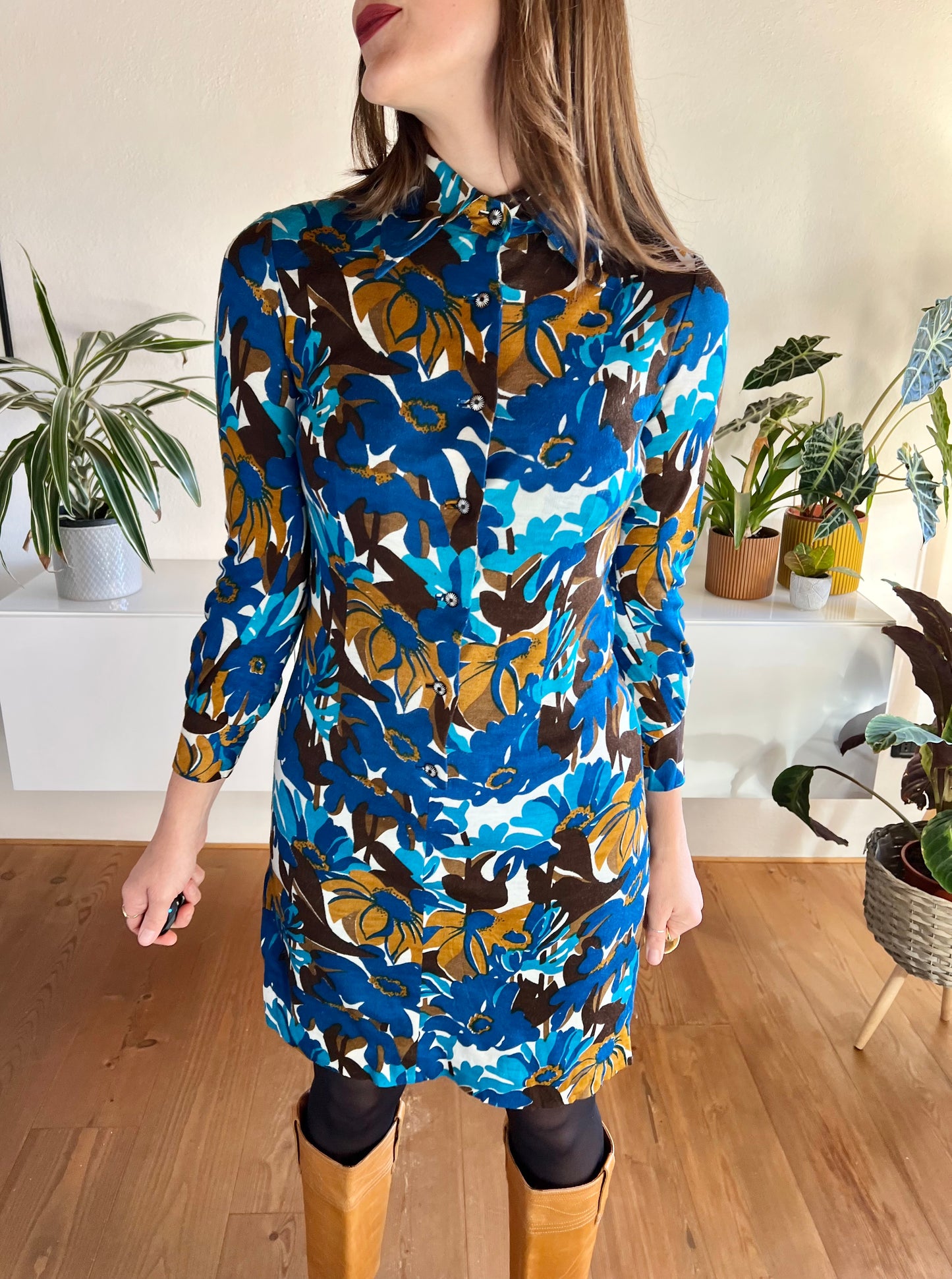 1970's vintage blue and tan mod floral mini dress