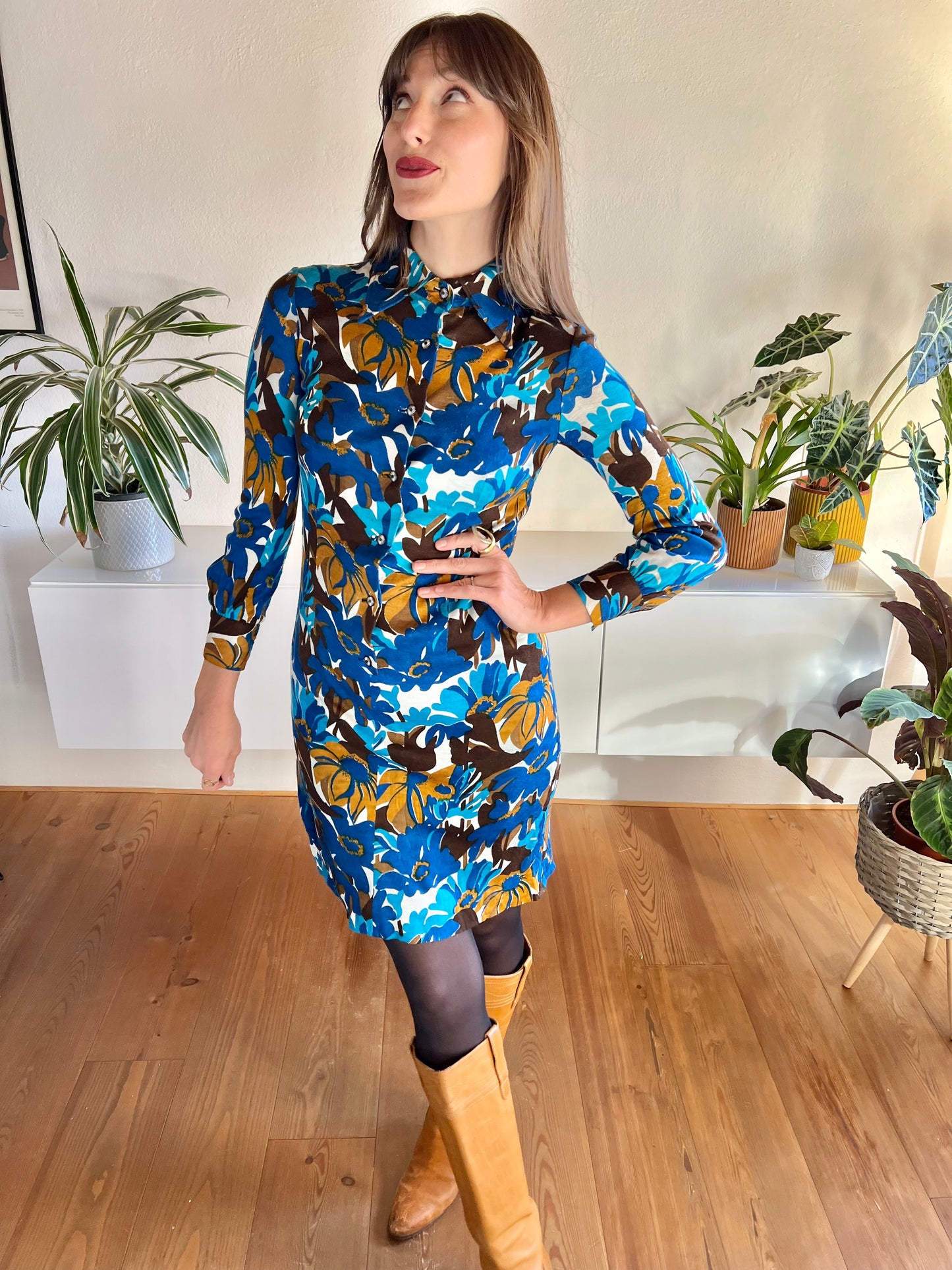 1970's vintage blue and tan mod floral mini dress