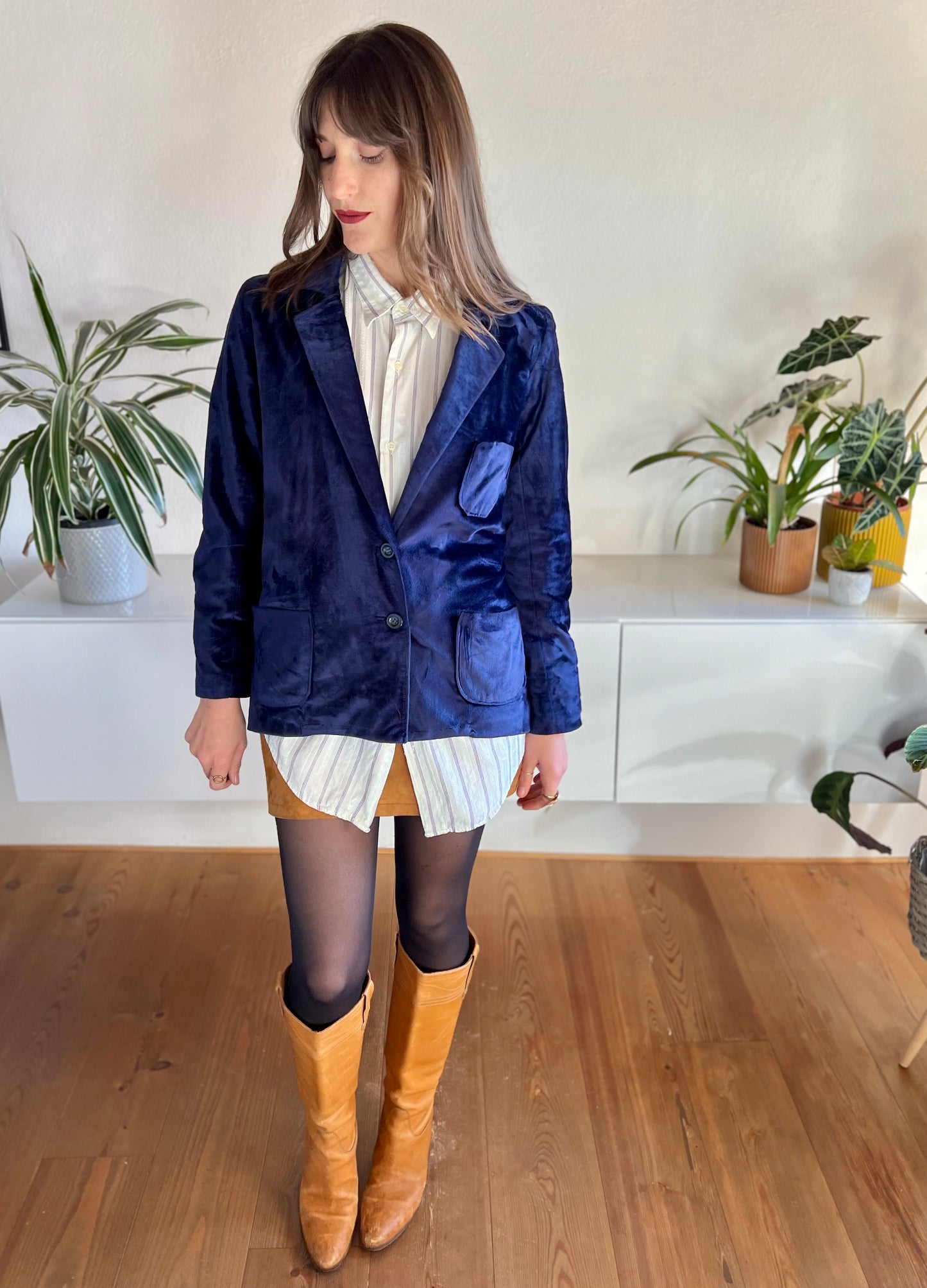 1970's vintage cobalt blue velvet blazer