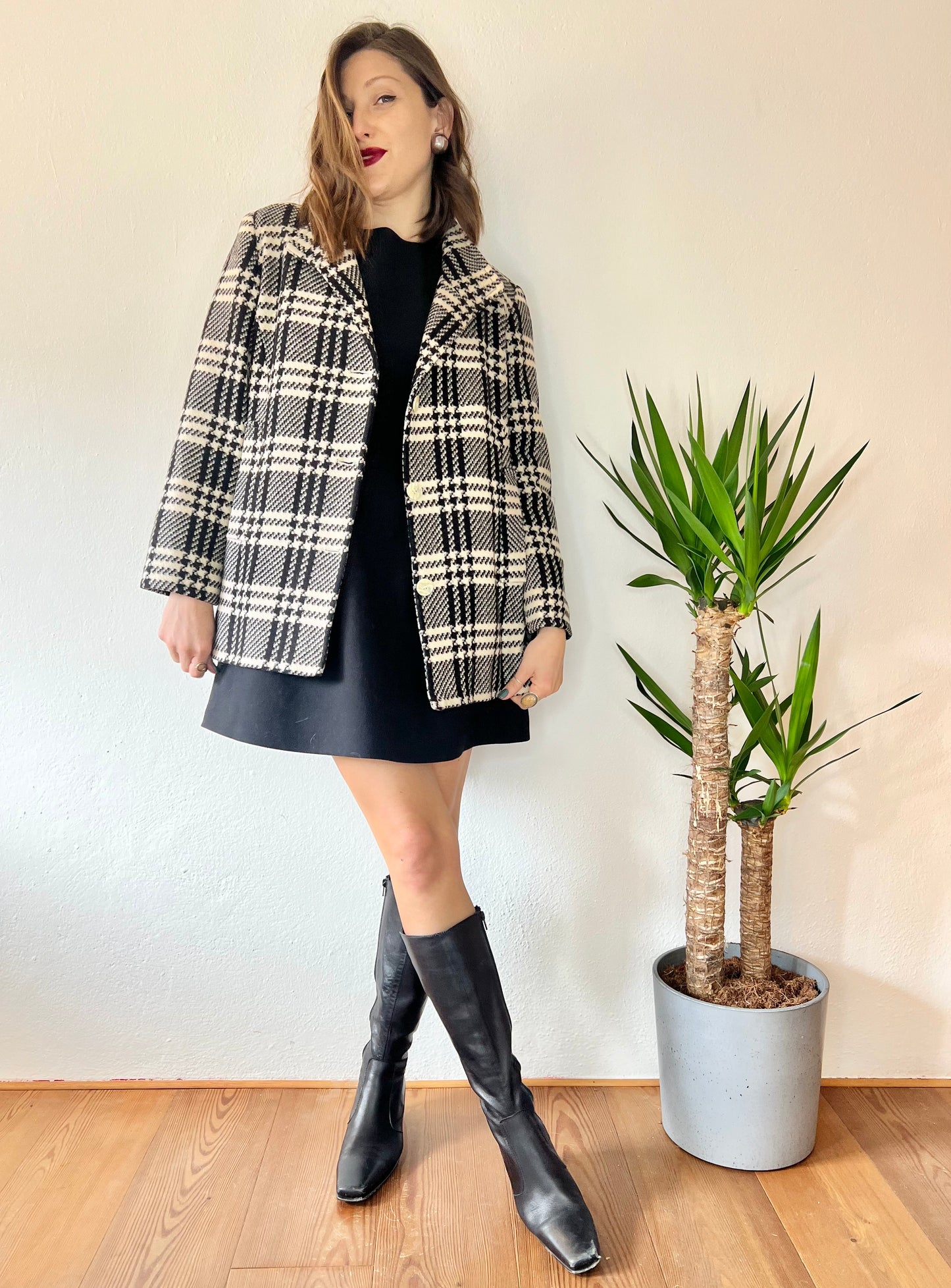 1970's vintage black and cream houndstooth plaid coat