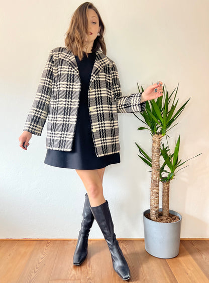 1970's vintage black and cream houndstooth plaid coat