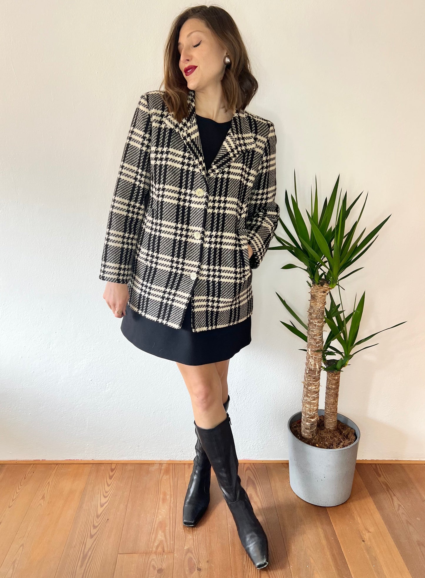 1970's vintage black and cream houndstooth plaid coat