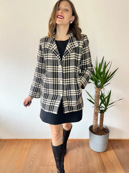 1970's vintage black and cream houndstooth plaid coat