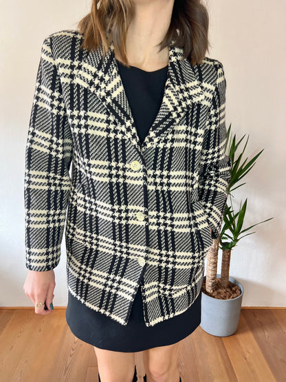 1970's vintage black and cream houndstooth plaid coat