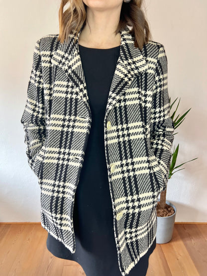 1970's vintage black and cream houndstooth plaid coat