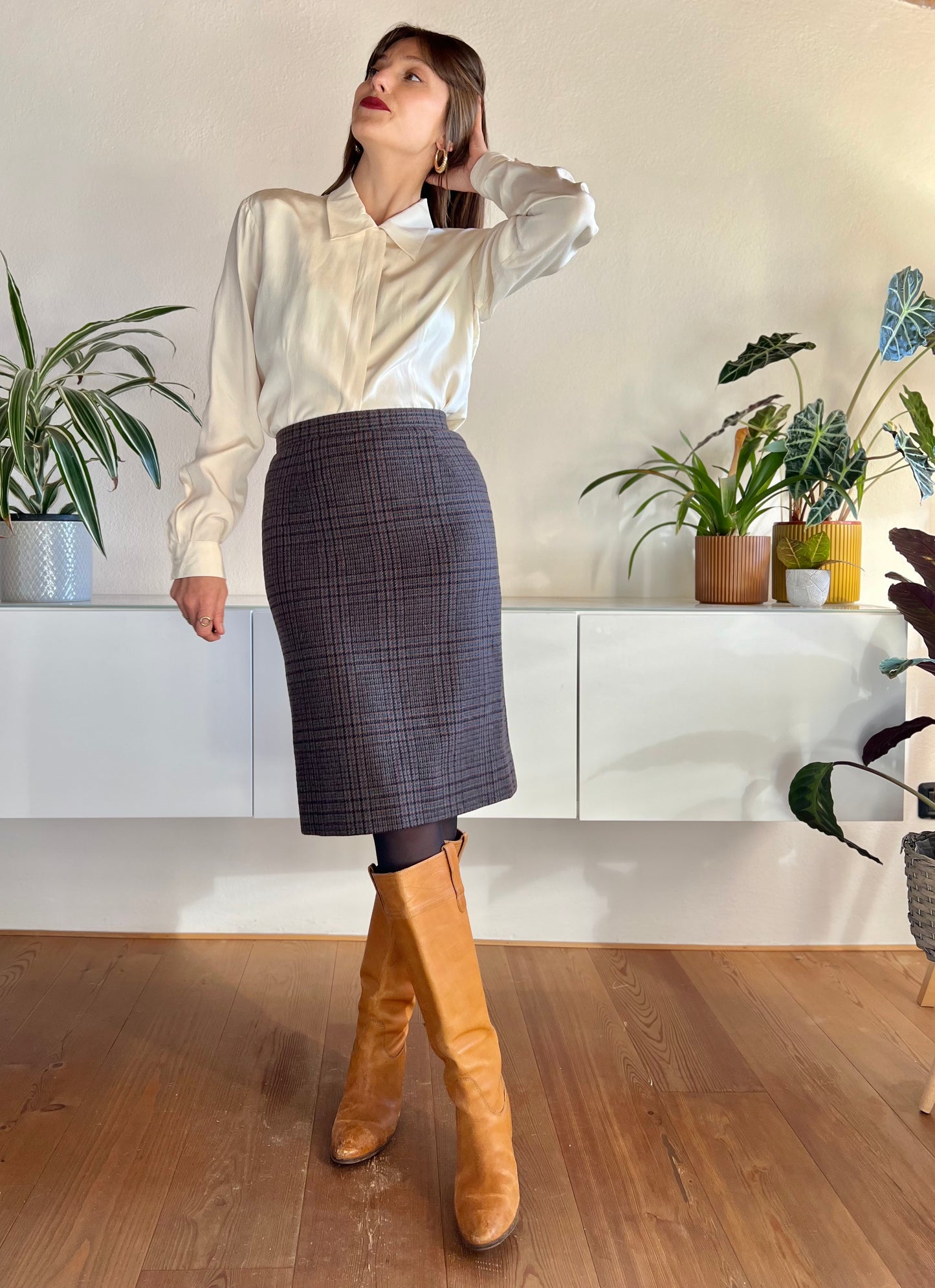 1970's vintage grey, tan and blue plaid wool midi skirt