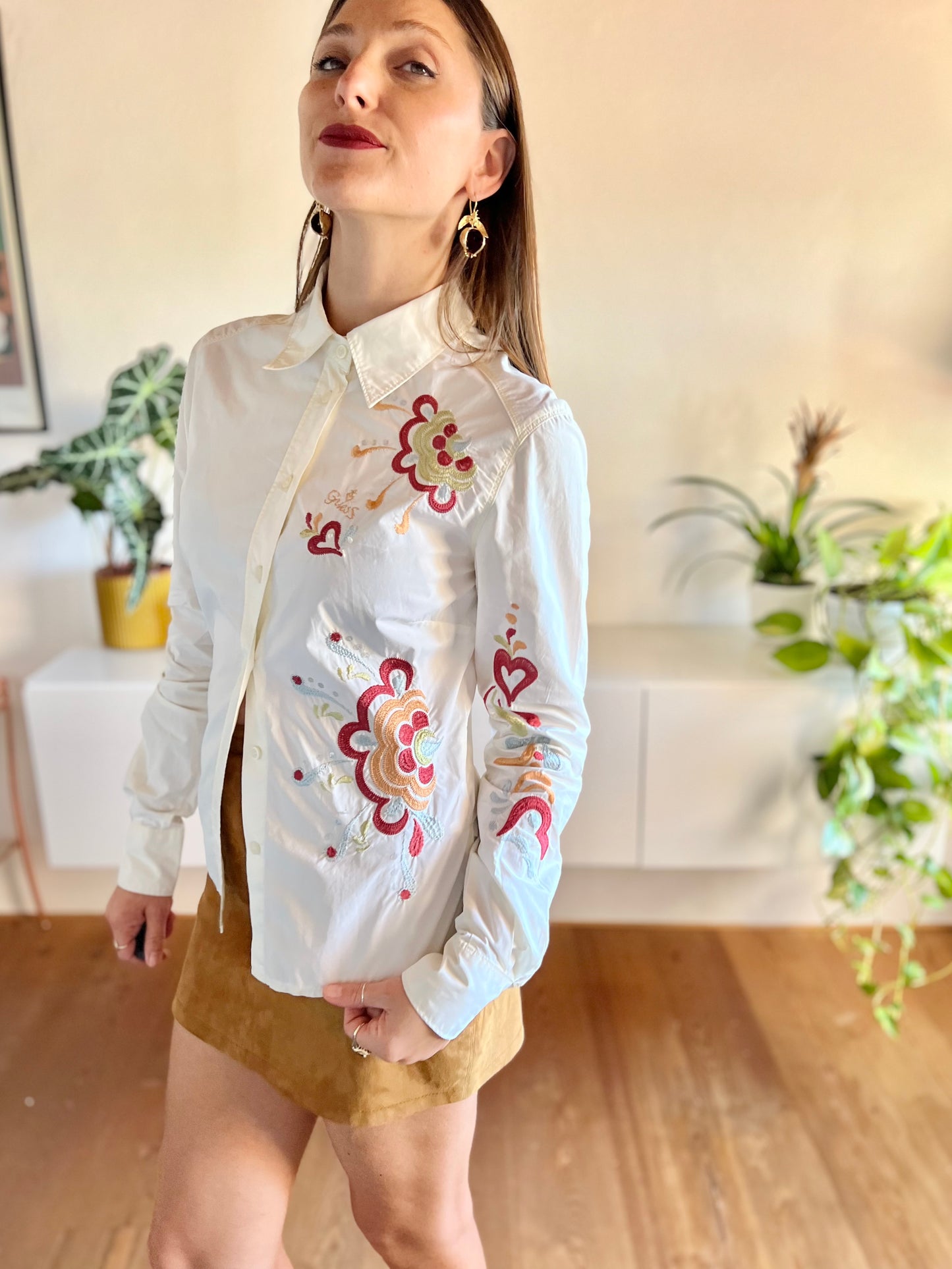 Y2K cream shirt with floral embroidery