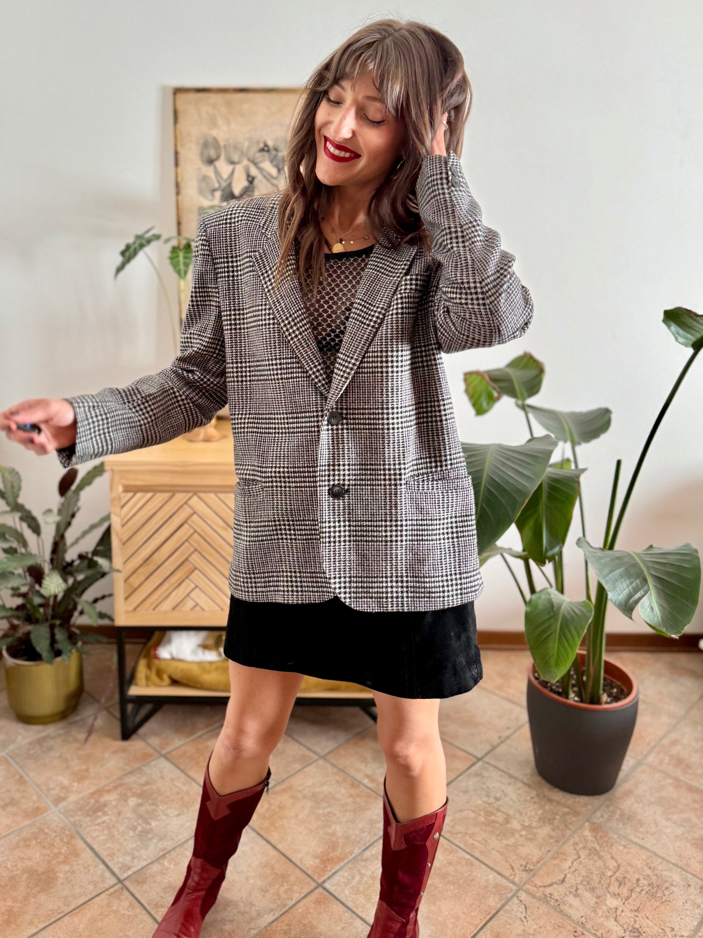 1970's vintage oversize black and cream wool houndstooth tweed blazer