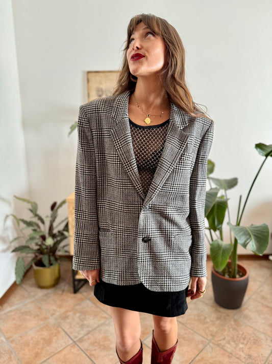 1970's vintage oversize black and cream wool houndstooth tweed blazer