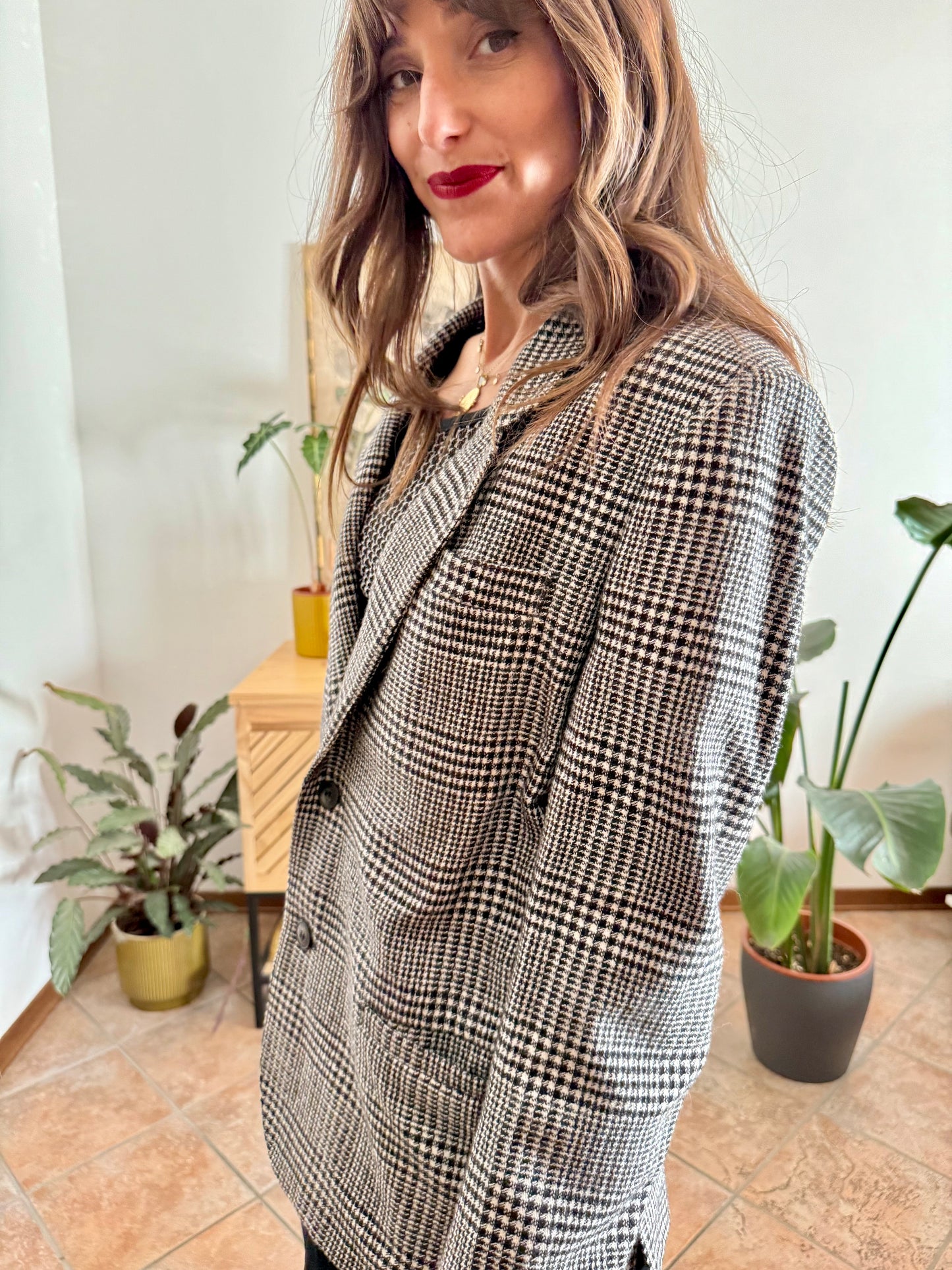 1970's vintage oversize black and cream wool houndstooth tweed blazer