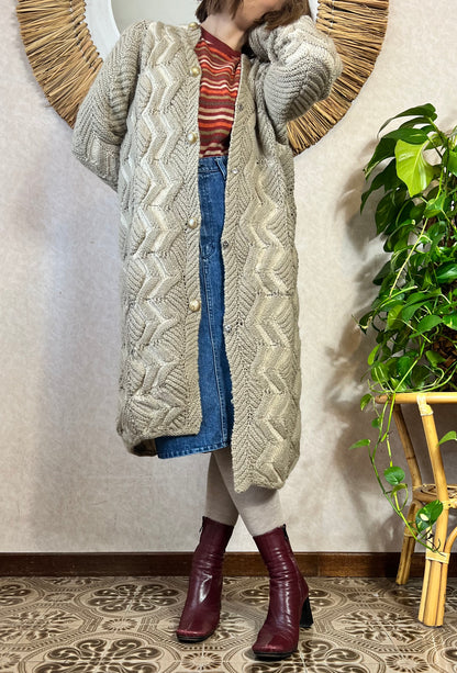 1970's vintage beige and cream oversize chevron knit duster cardigan