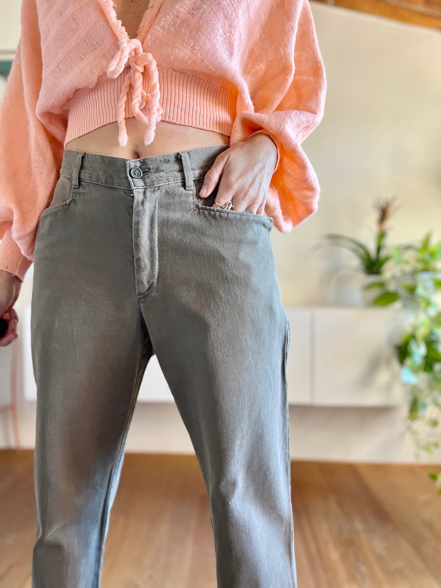 1990's vintage dark khaki boyfriend fit jeans