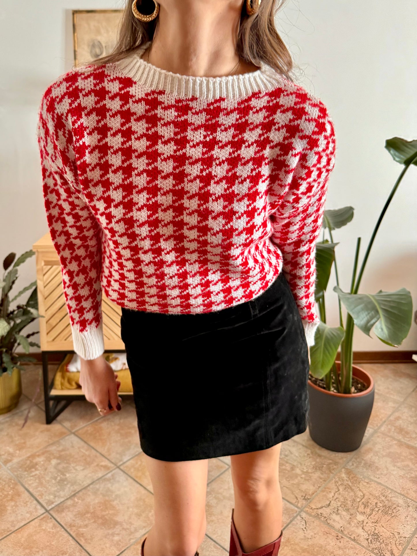 1990's vintage red and cream houndstooth pattern knit pullover