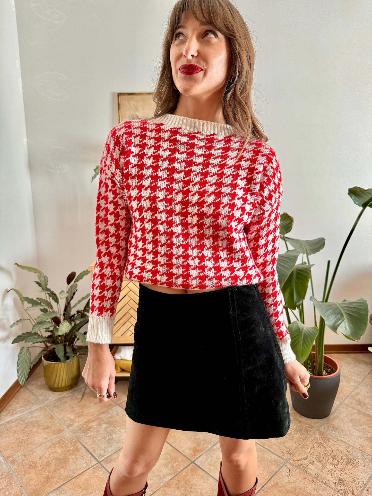 1990's vintage red and cream houndstooth pattern knit pullover