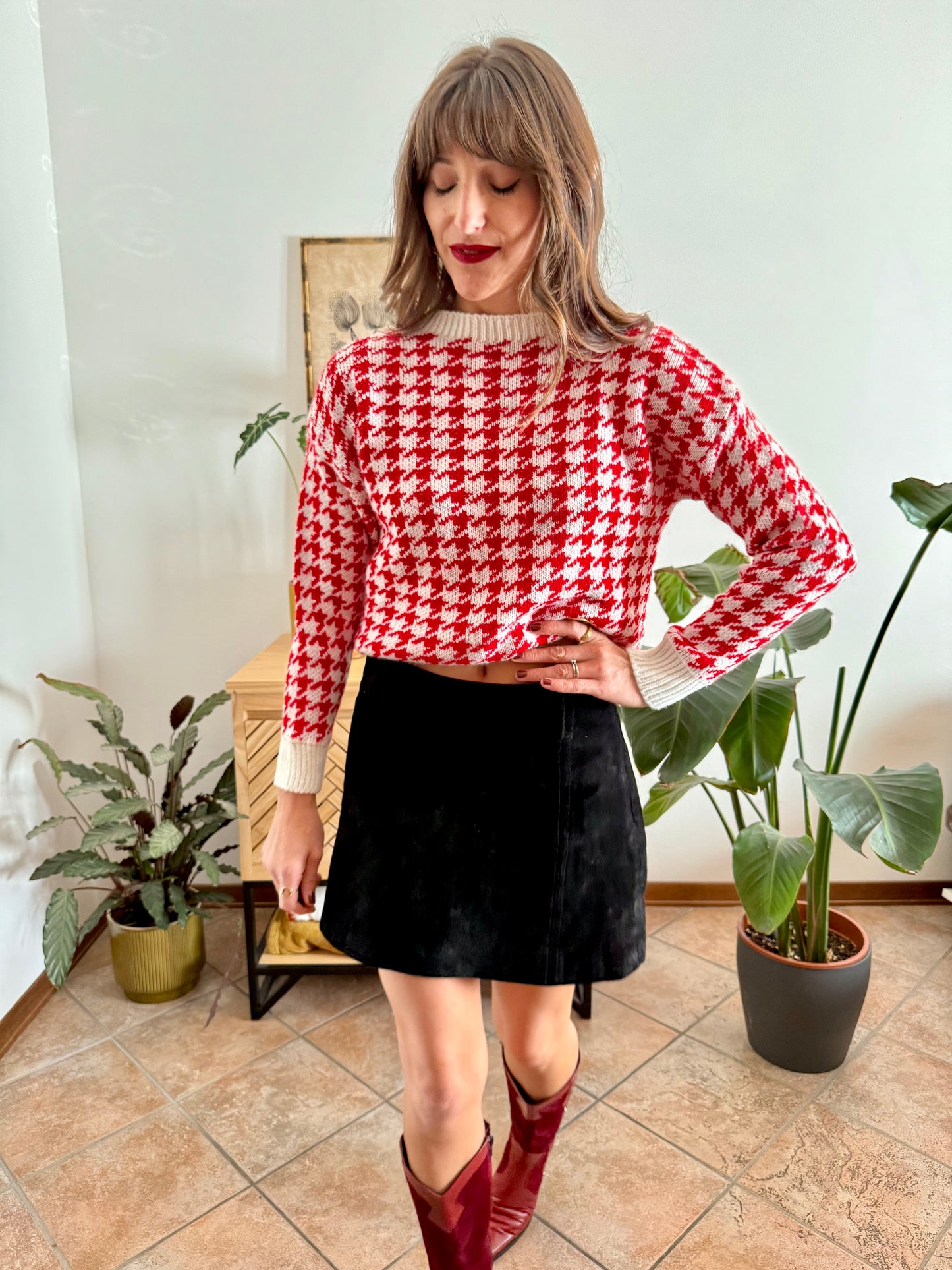 1990's vintage red and cream houndstooth pattern knit pullover