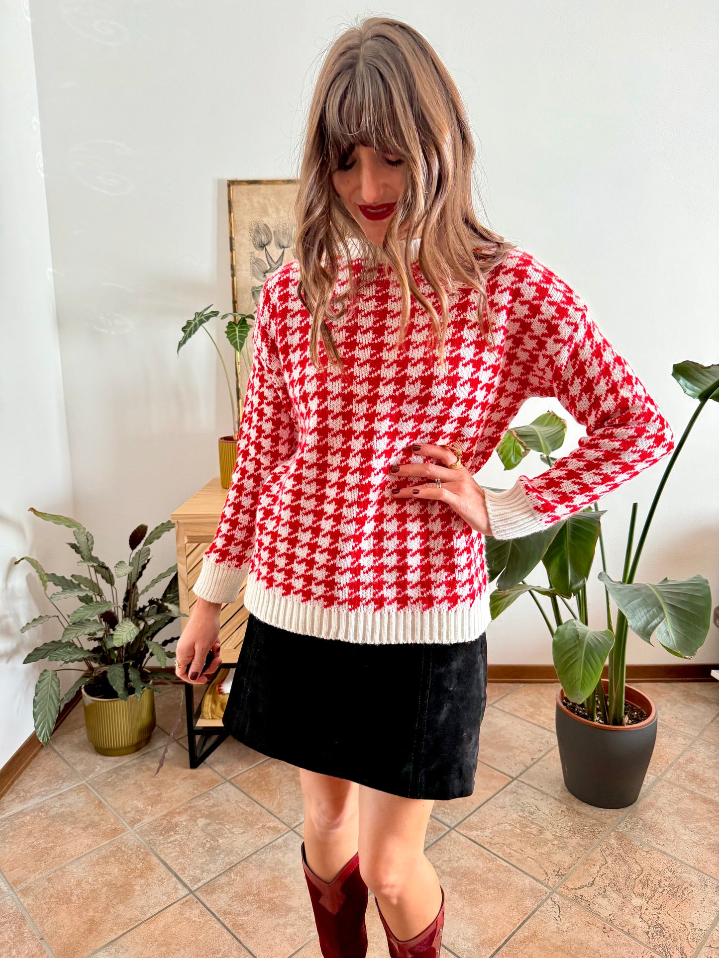 1990's vintage red and cream houndstooth pattern knit pullover