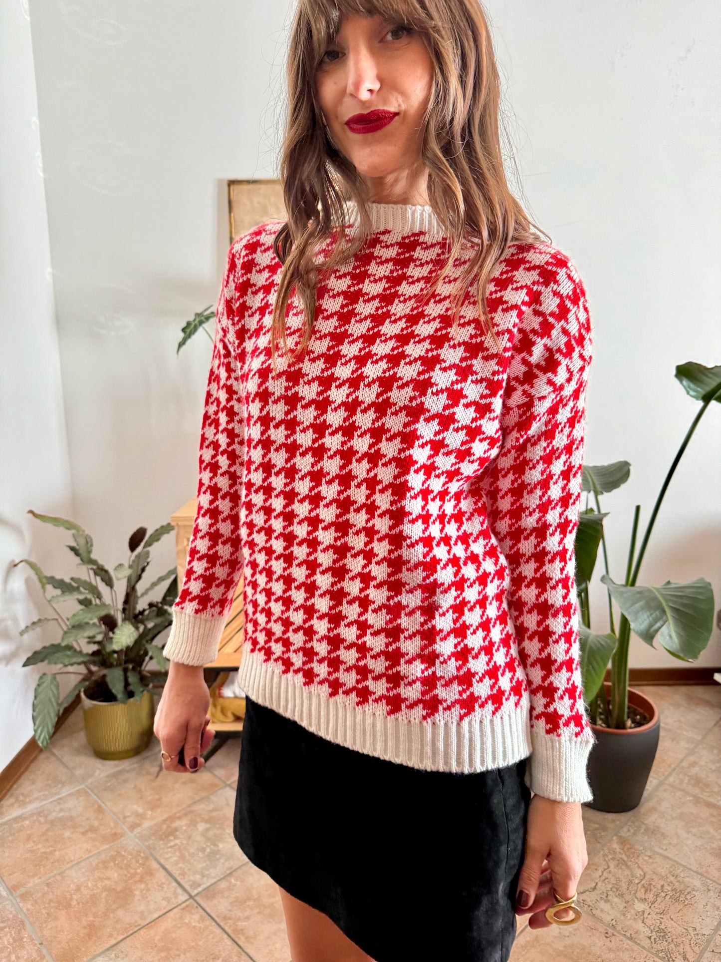1990's vintage red and cream houndstooth pattern knit pullover