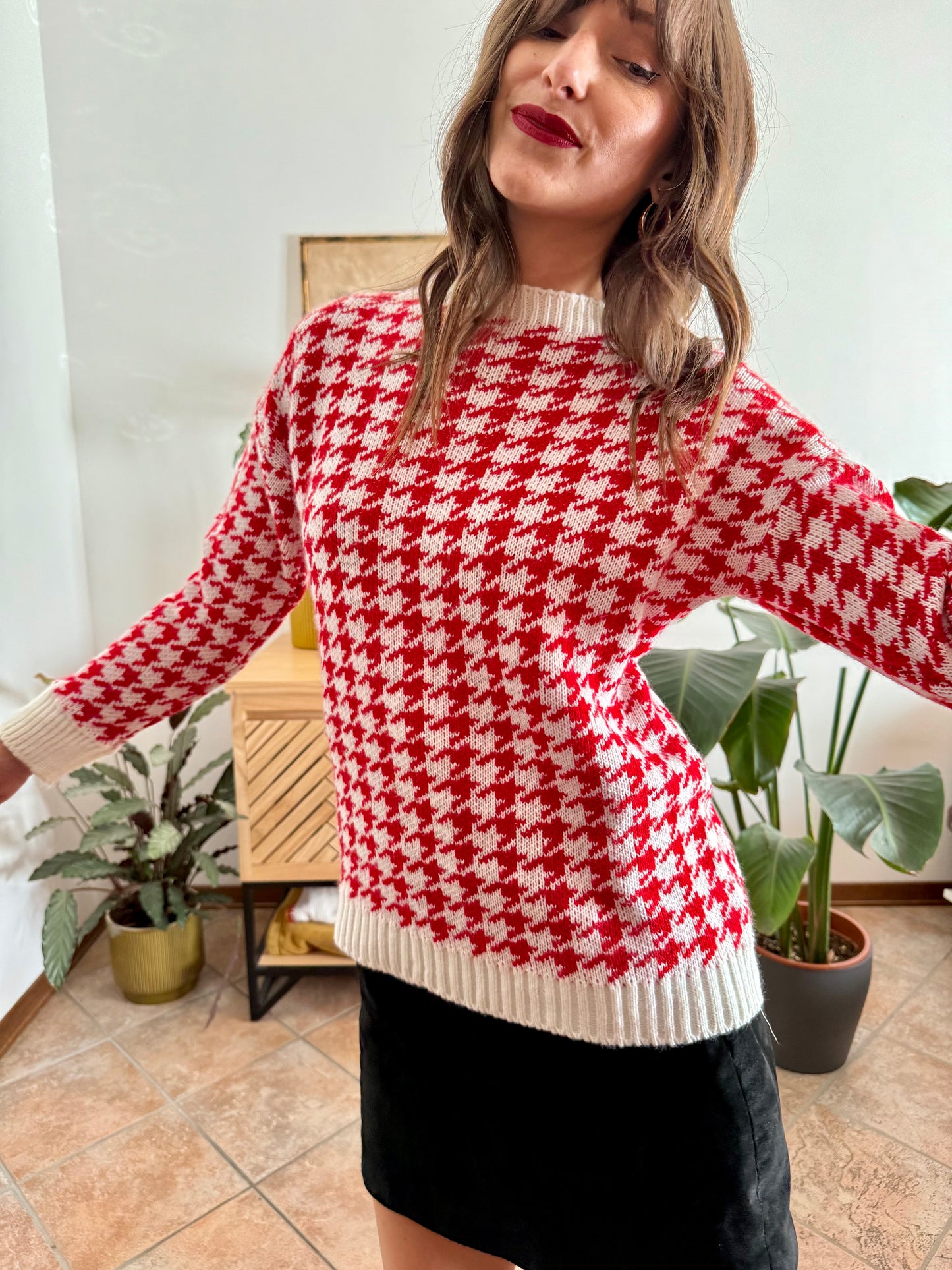 1990's vintage red and cream houndstooth pattern knit pullover