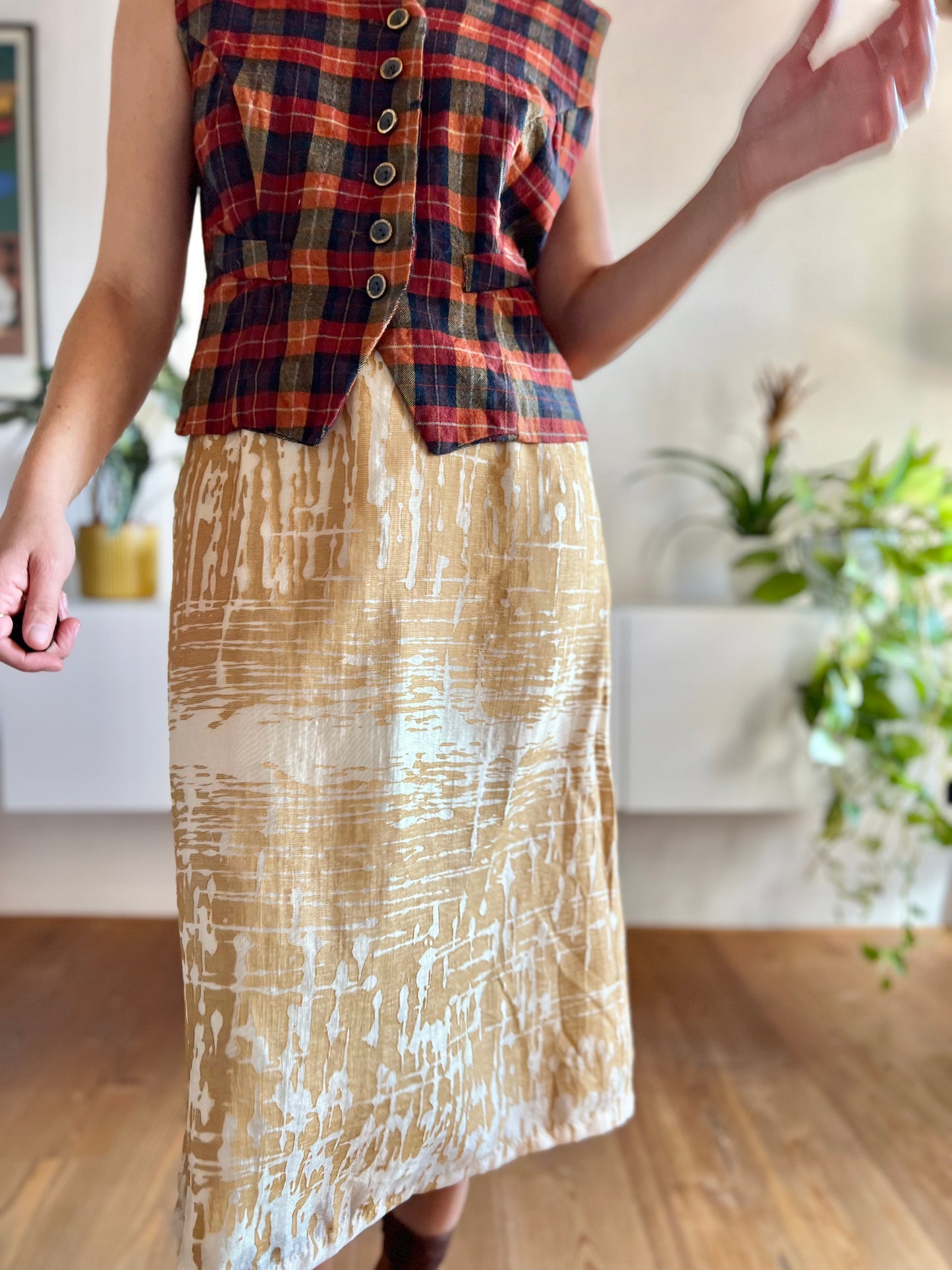 1970’s vintage abstract gold and champagne iridescent midi skirt