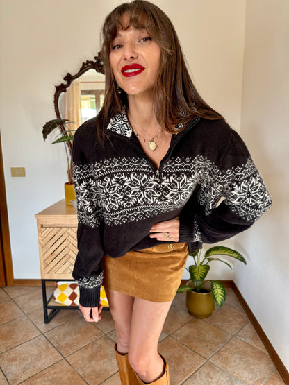 1990's vintage black and white mock neck zip up knit pullover