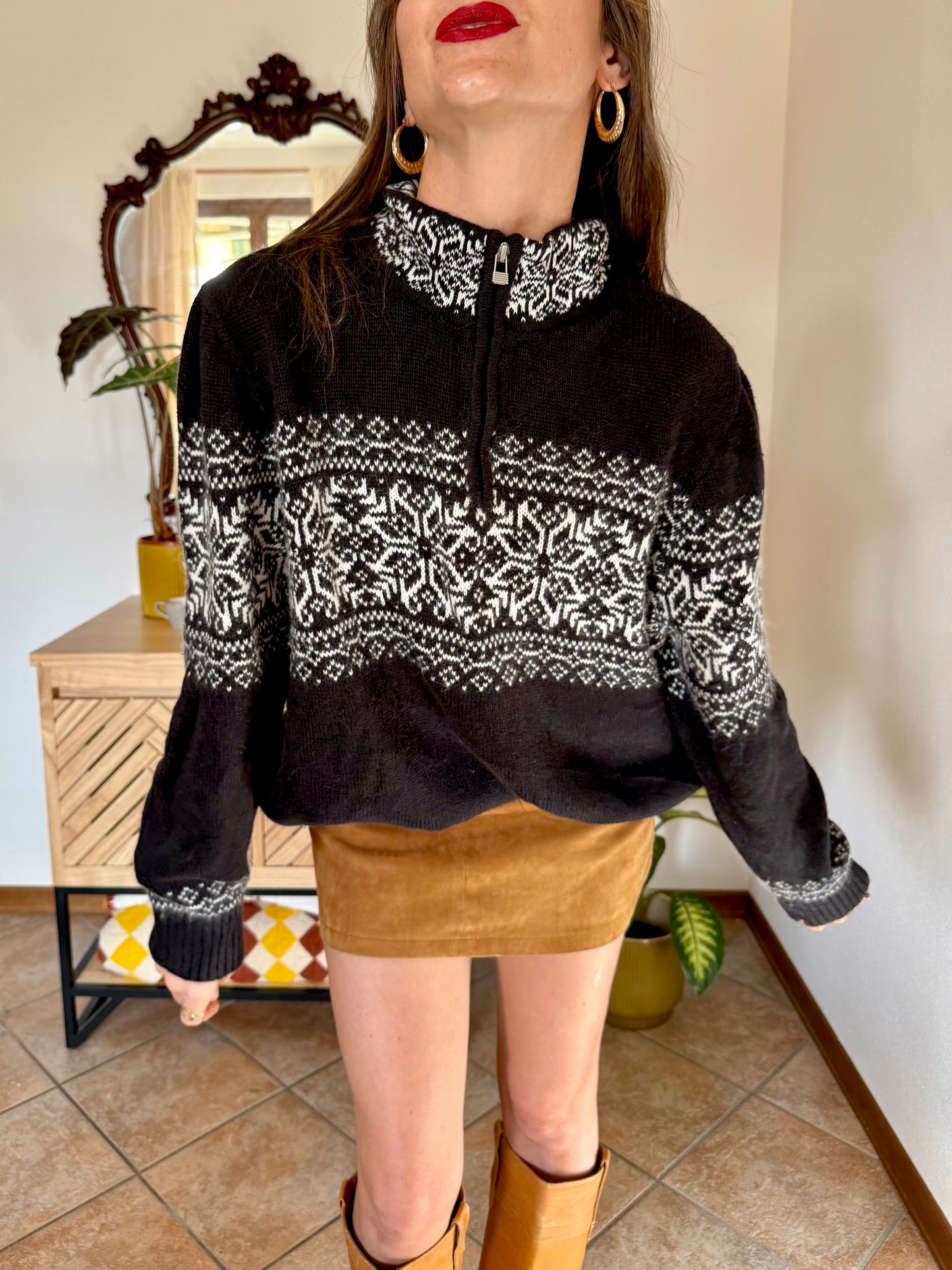 1990's vintage black and white mock neck zip up knit pullover