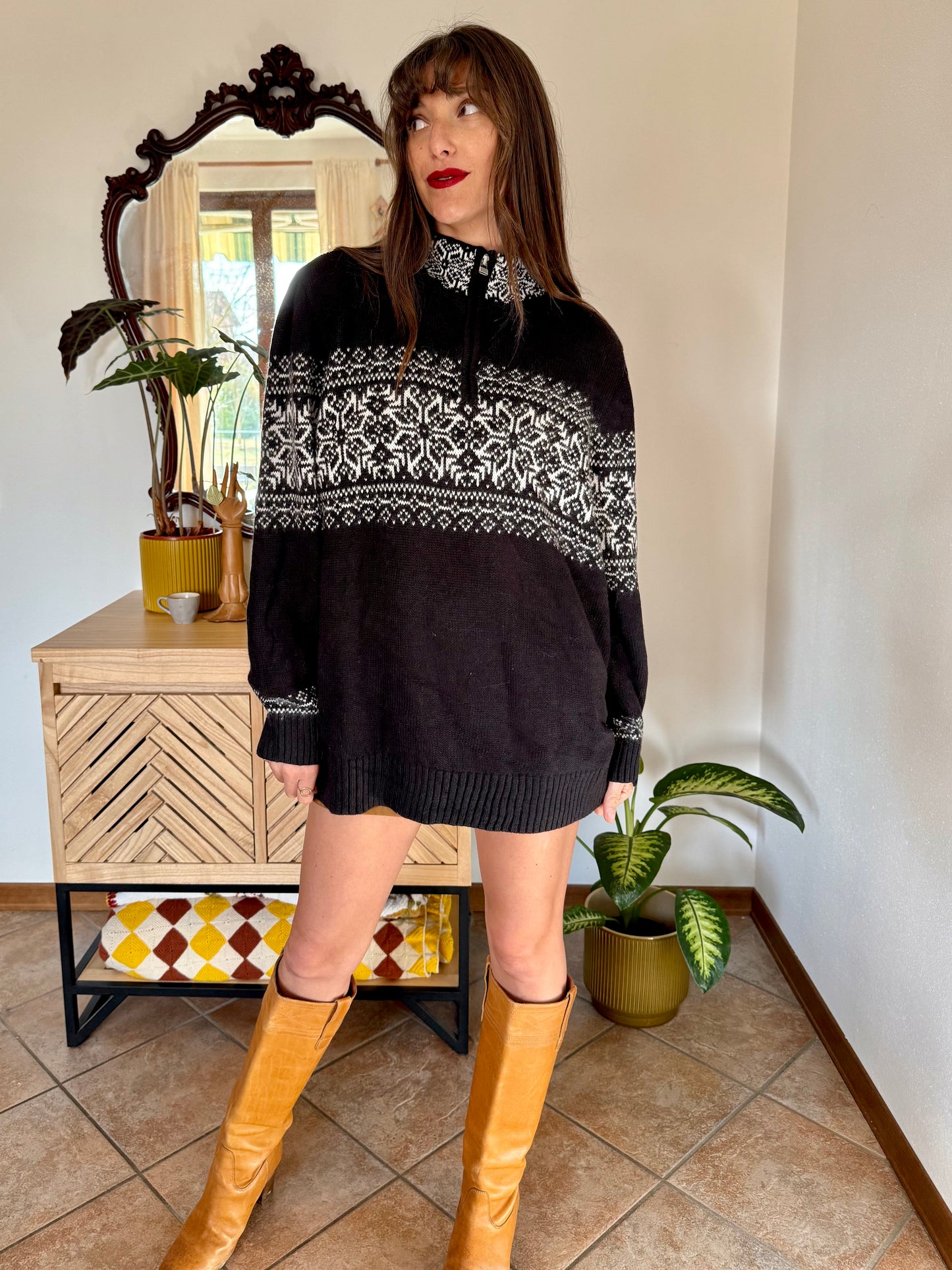 1990's vintage black and white mock neck zip up knit pullover