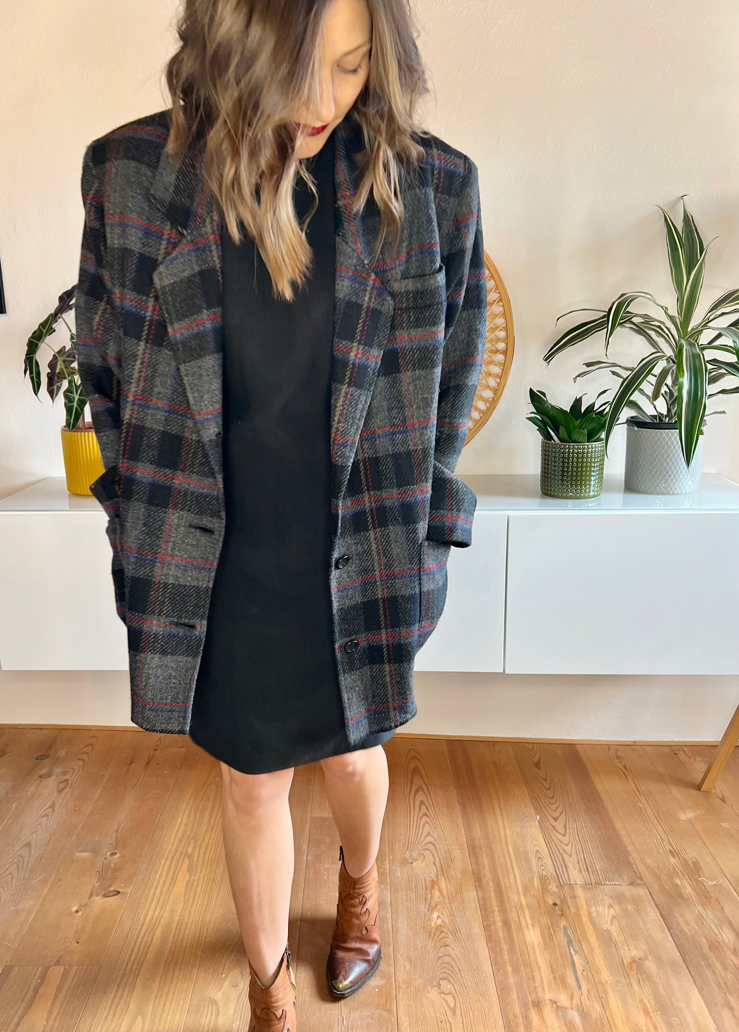 1980's vintage oversize dark grey with blue and red plaid blazer