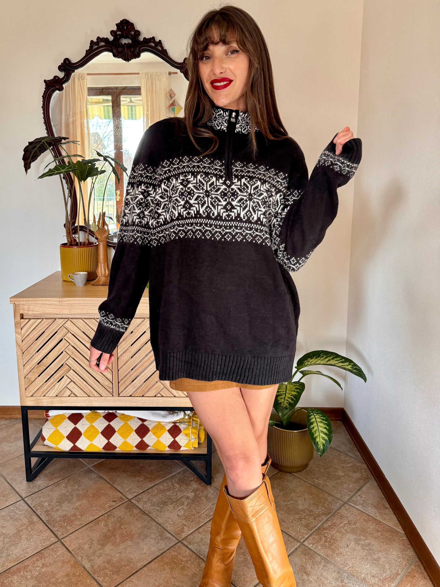 1990's vintage black and white mock neck zip up knit pullover