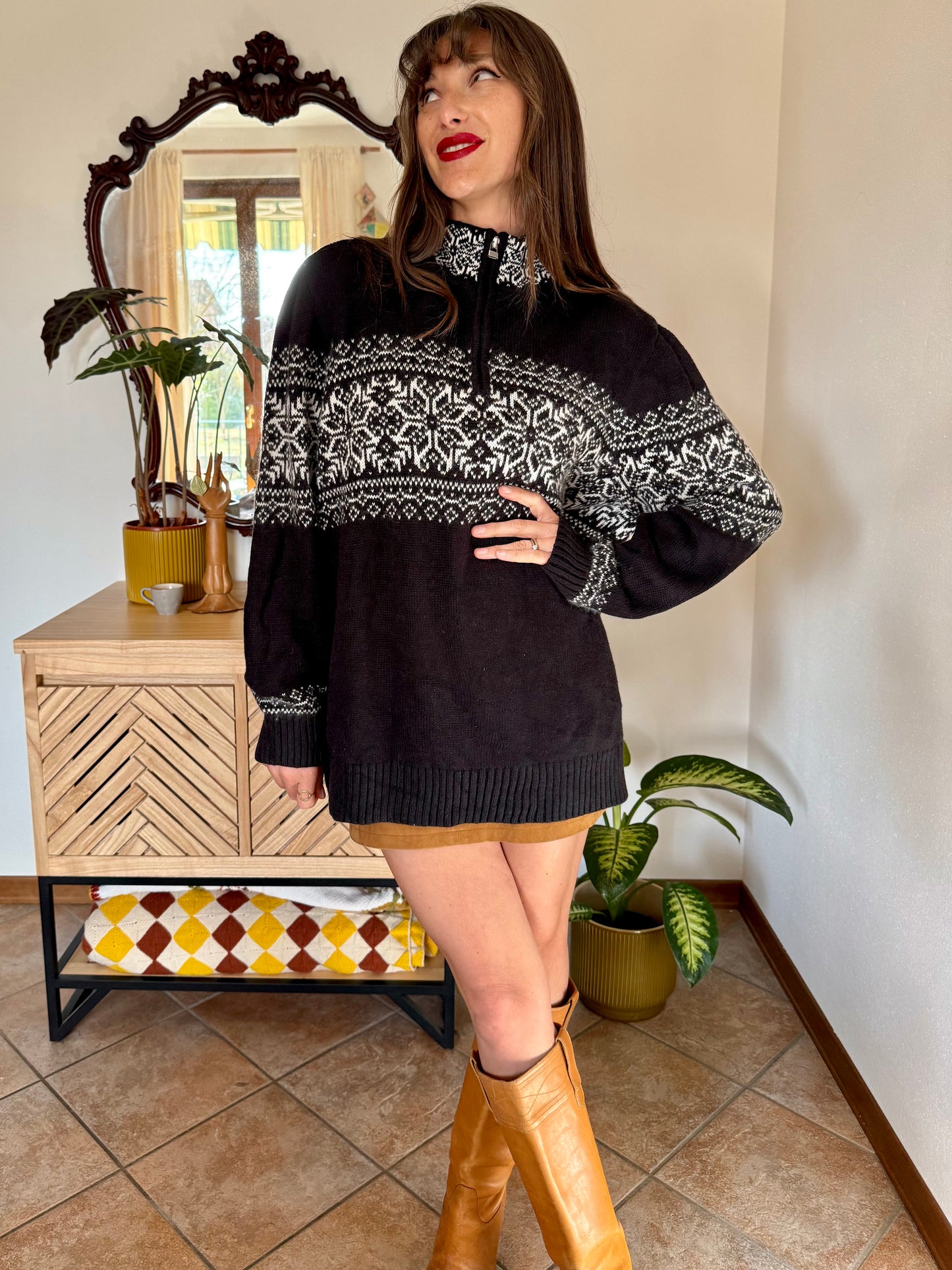 1990's vintage black and white mock neck zip up knit pullover