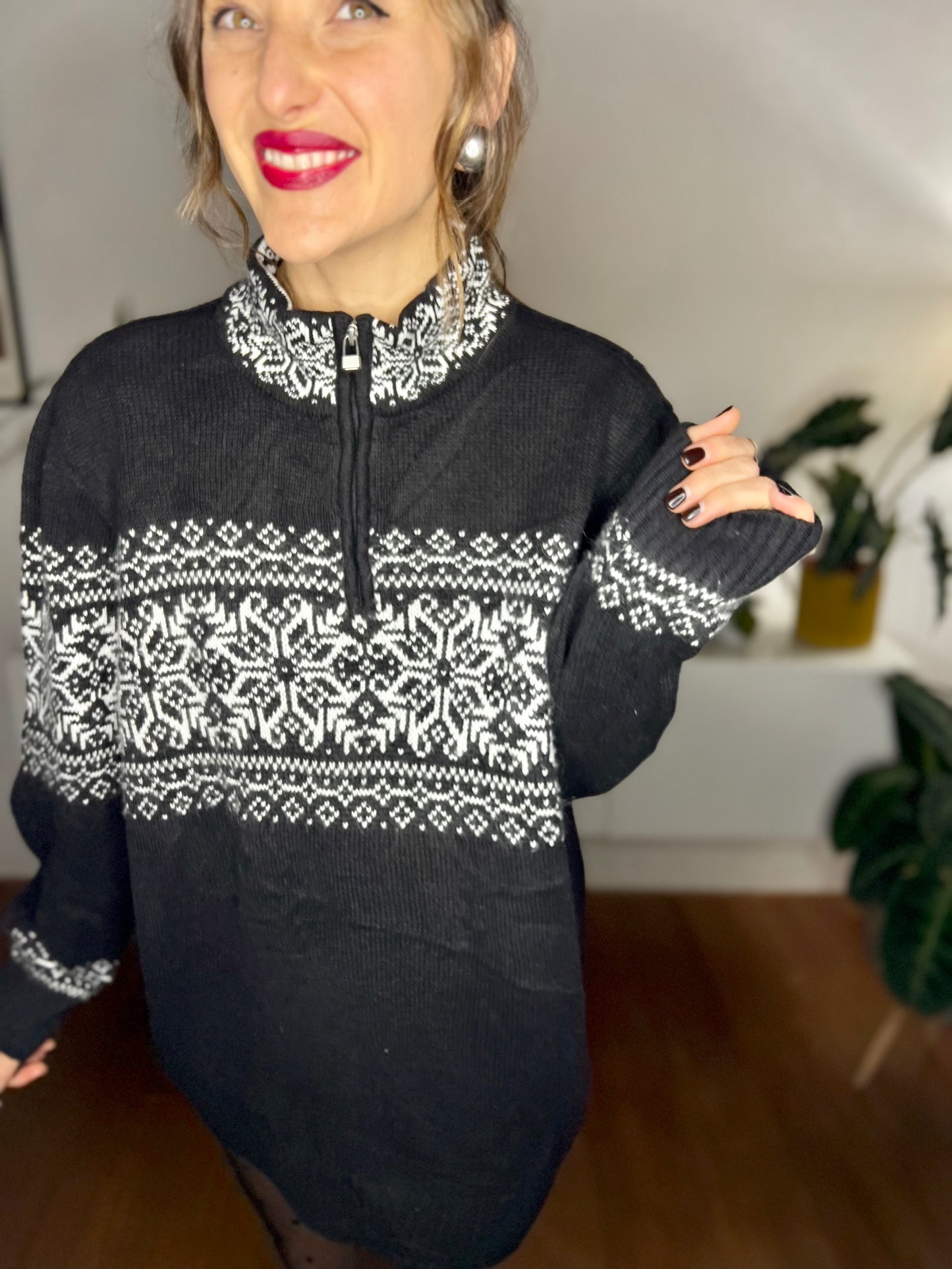 1970's vintage black and white oversize fair isle mock neck pullover