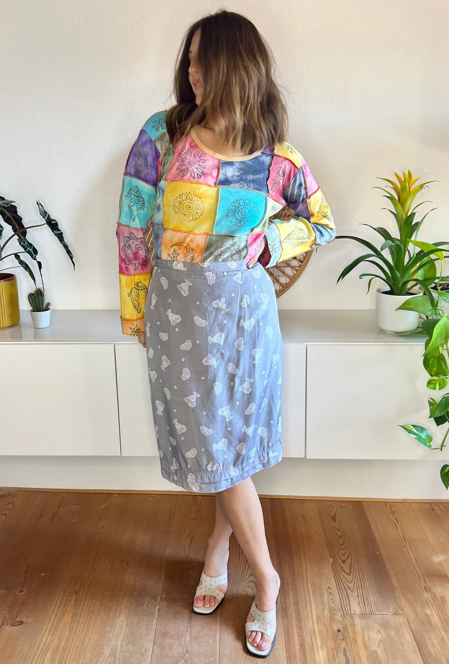 1970's vintage grey midi skirt with white indian print