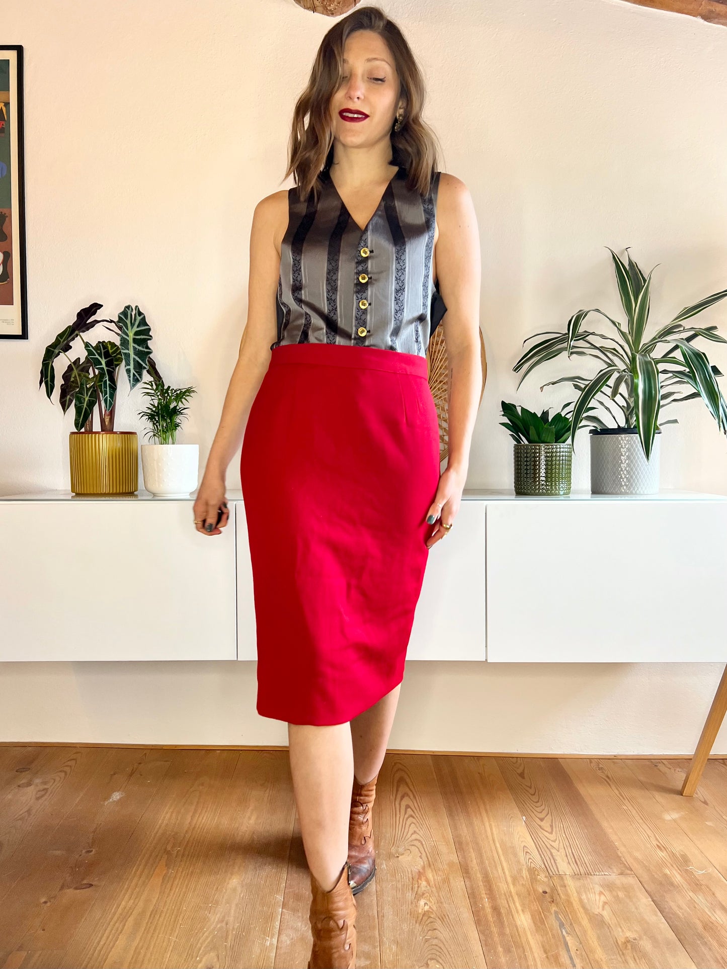 1970's vintage scarlet red knit wool pencil skirt