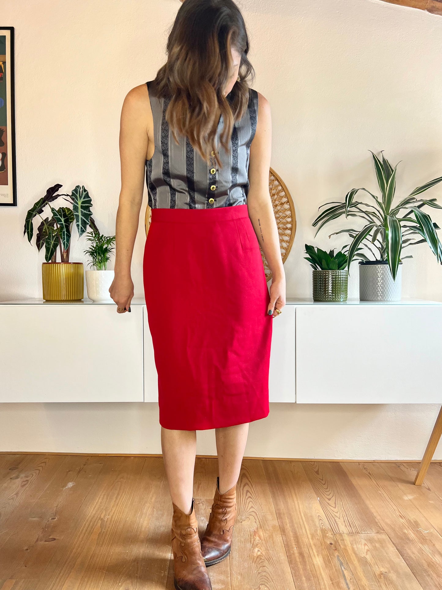 1970's vintage scarlet red knit wool pencil skirt