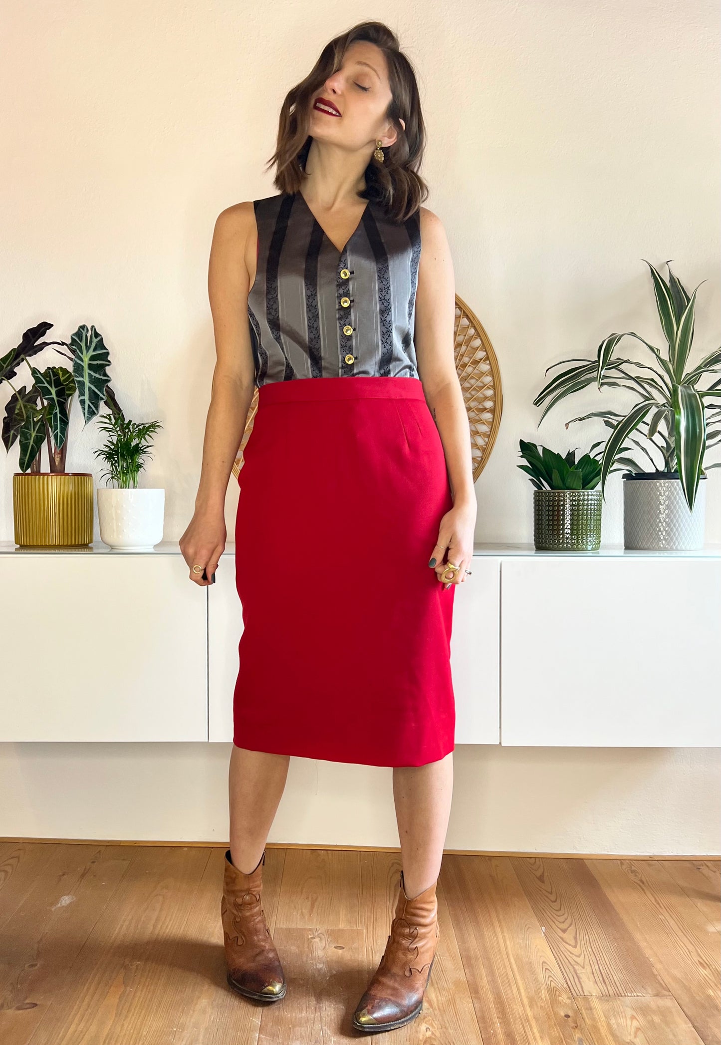 1970's vintage scarlet red knit wool pencil skirt