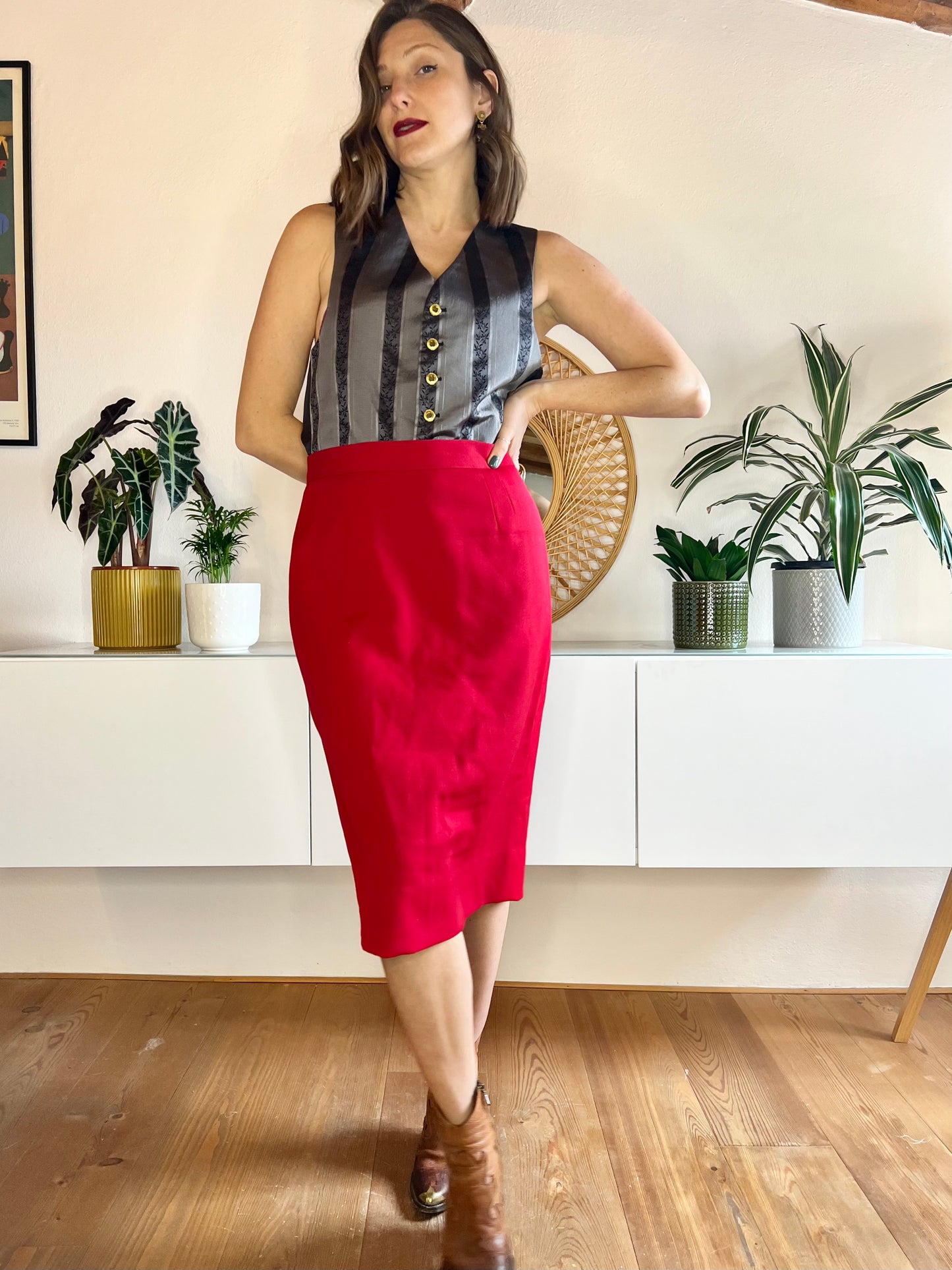 1970's vintage scarlet red knit wool pencil skirt