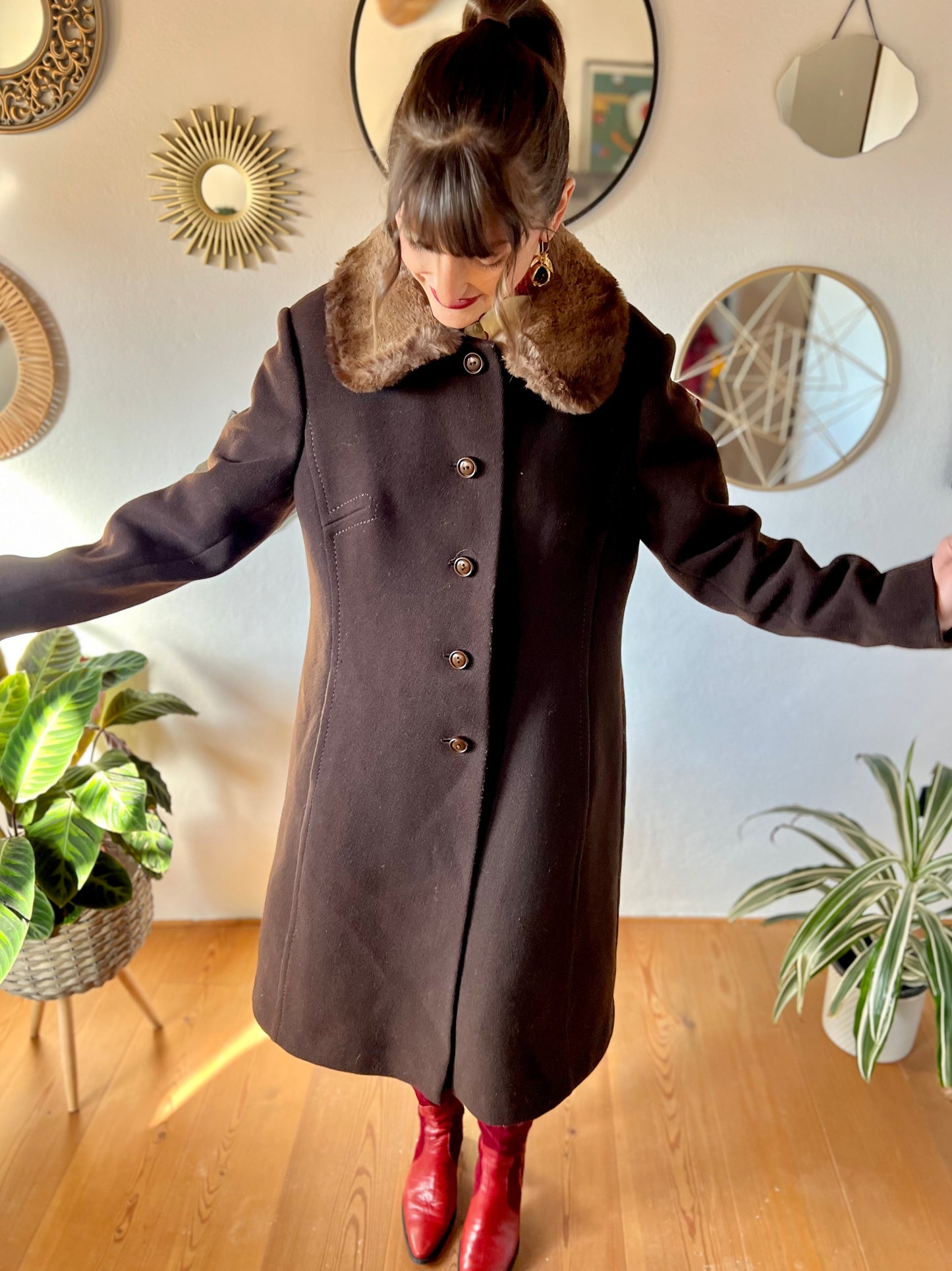 1970's vintage chocolate brown tailored wool coat with faux fur collar