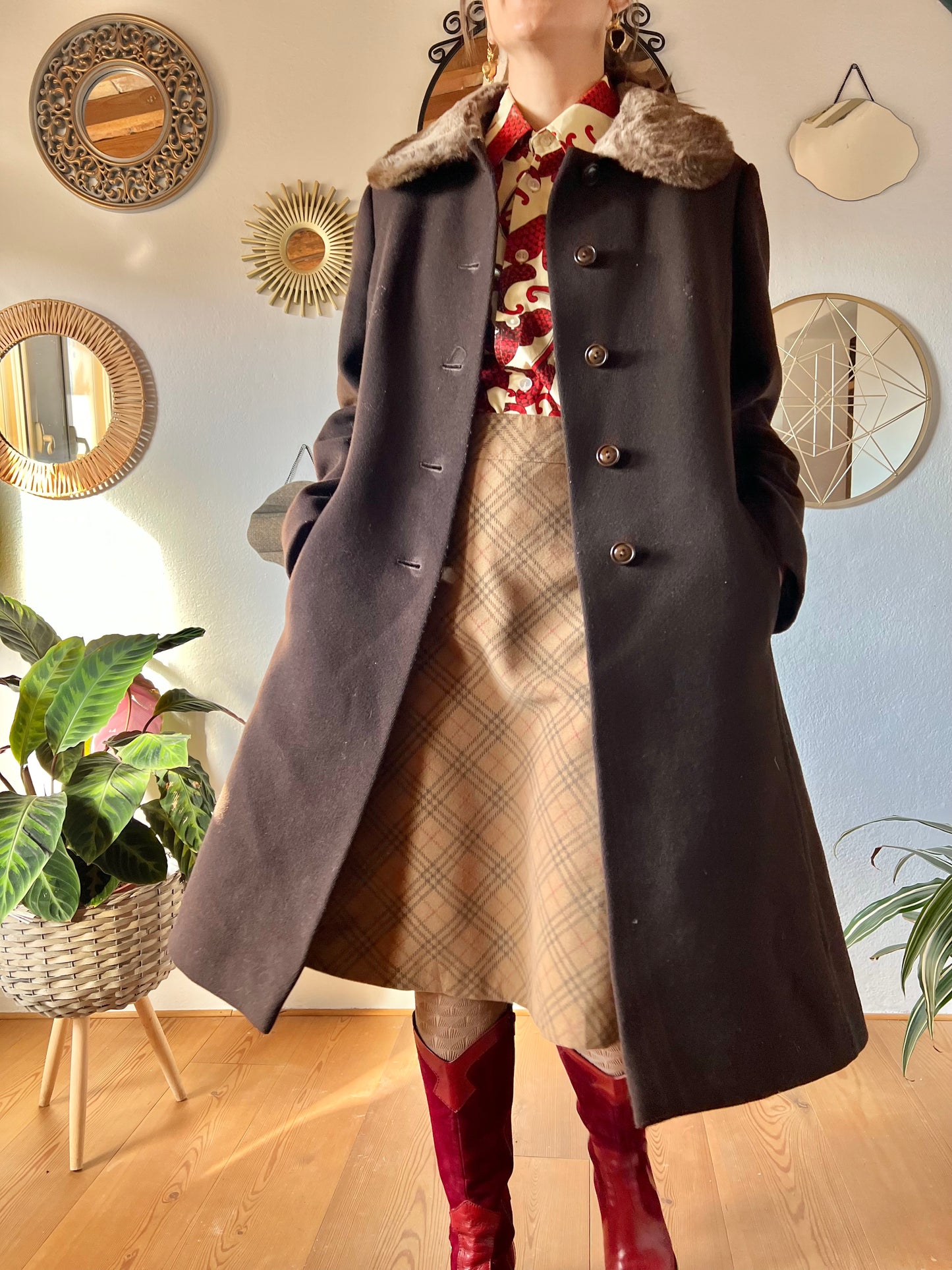 1970's vintage chocolate brown tailored wool coat with faux fur collar