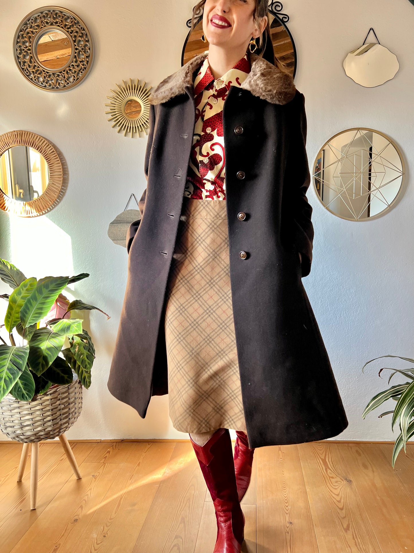 1970's vintage chocolate brown tailored wool coat with faux fur collar