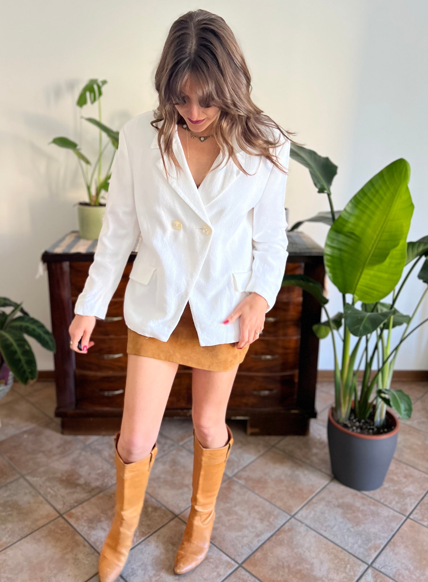 1970's vintage white waffle textured fitted blazer with oversize mother of pearl buttons