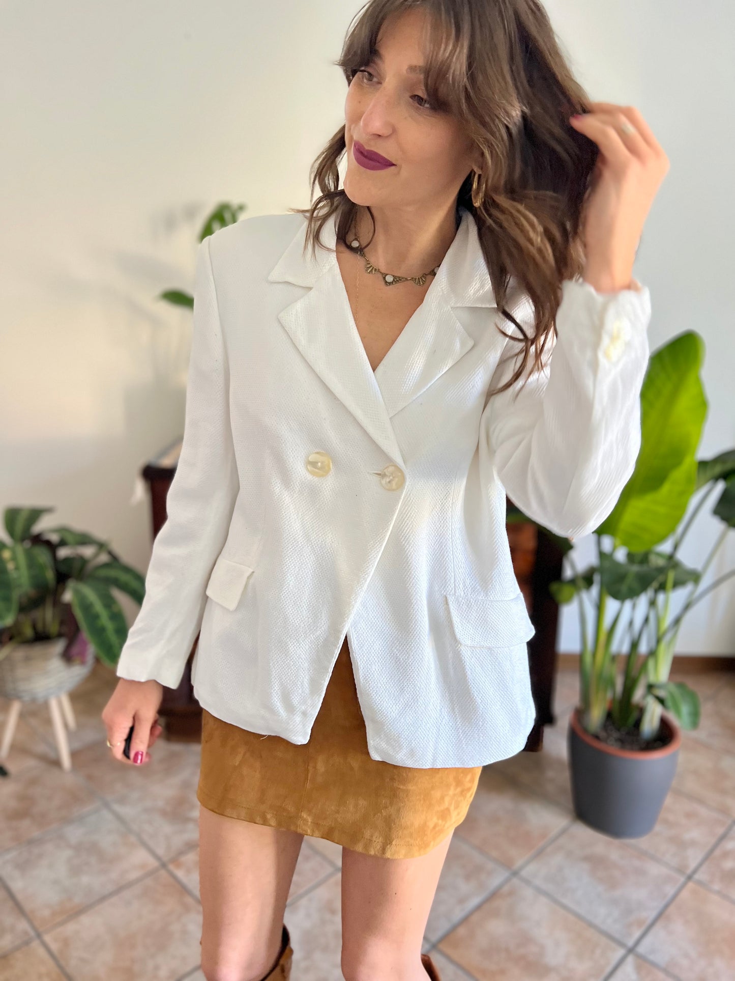 1970's vintage white waffle textured fitted blazer with oversize mother of pearl buttons